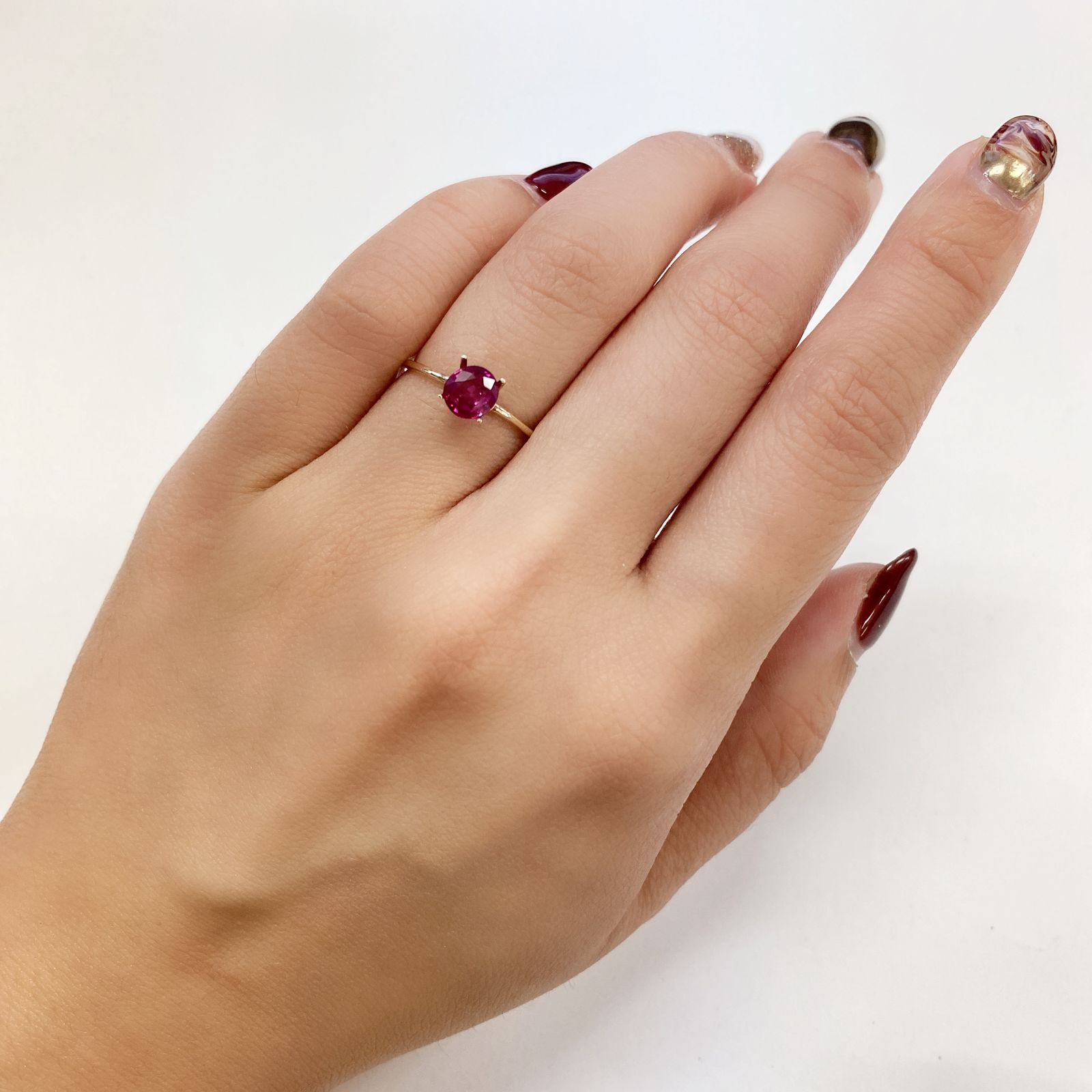 ルビー(宝石名ルビー)ビルマ・モゴック産 0.87ct GIA鑑付[220817402]5.74x5.25mm前後