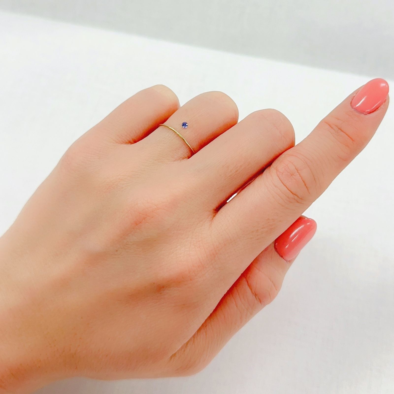 ベニトアイト アメリカ・カリフォルニア州産 0.043ct[230220698]2x2mm前後