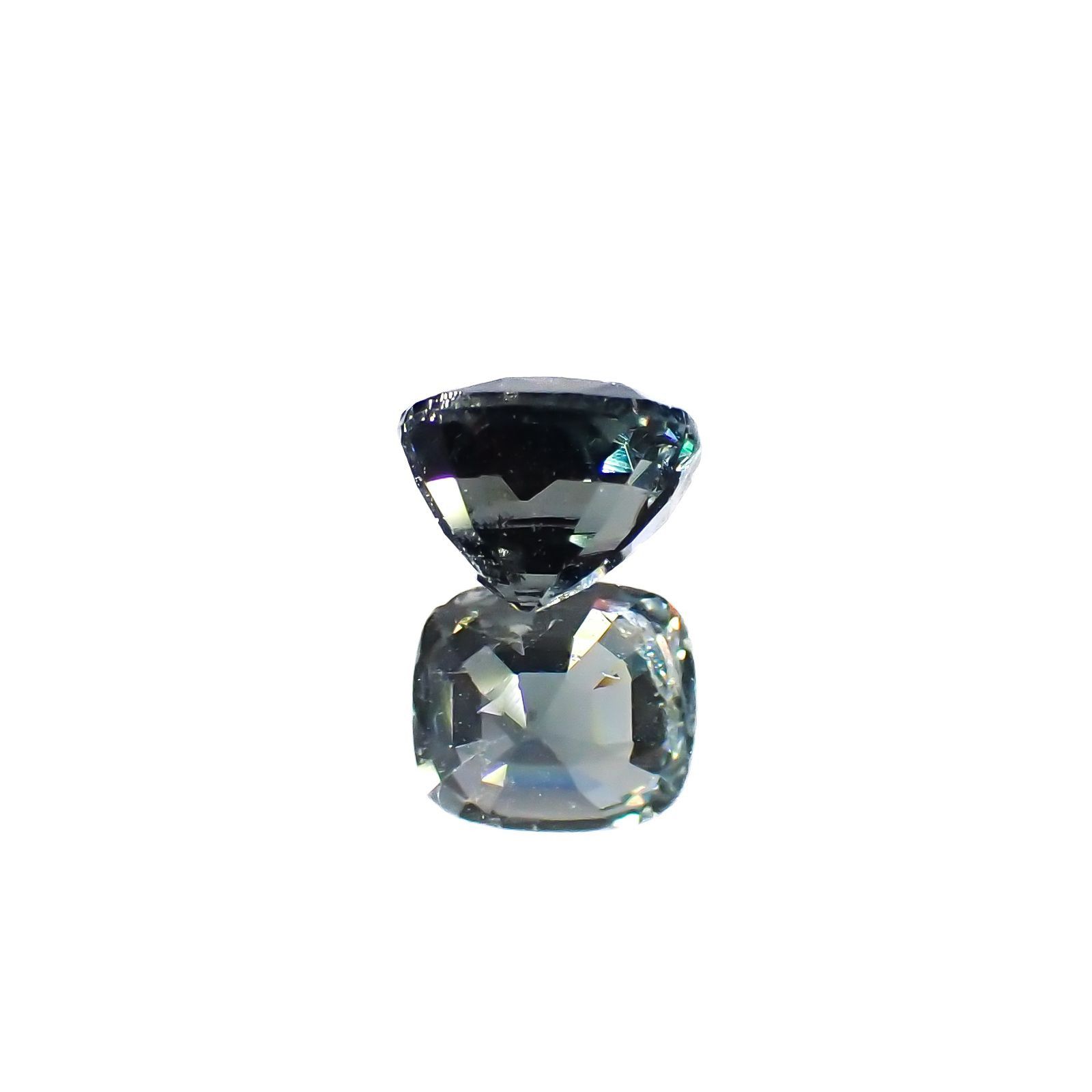 グレースピネル(宝石名スピネル)ビルマ/マダガスカル産 0.95ct 識別済[220716819]5.6x4.9mm前後