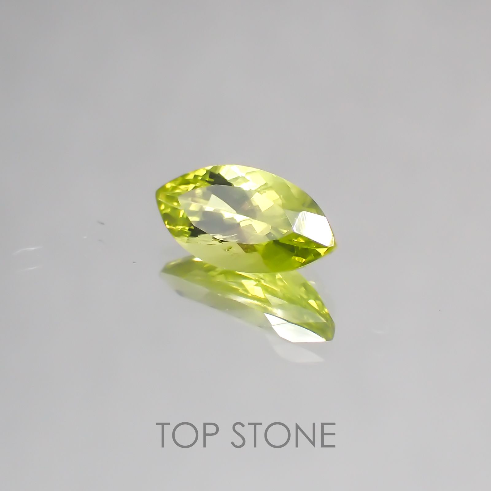 パロットクリソベリル インド産 ルース 0.81ct[20128566]8.6×4.3mm前後