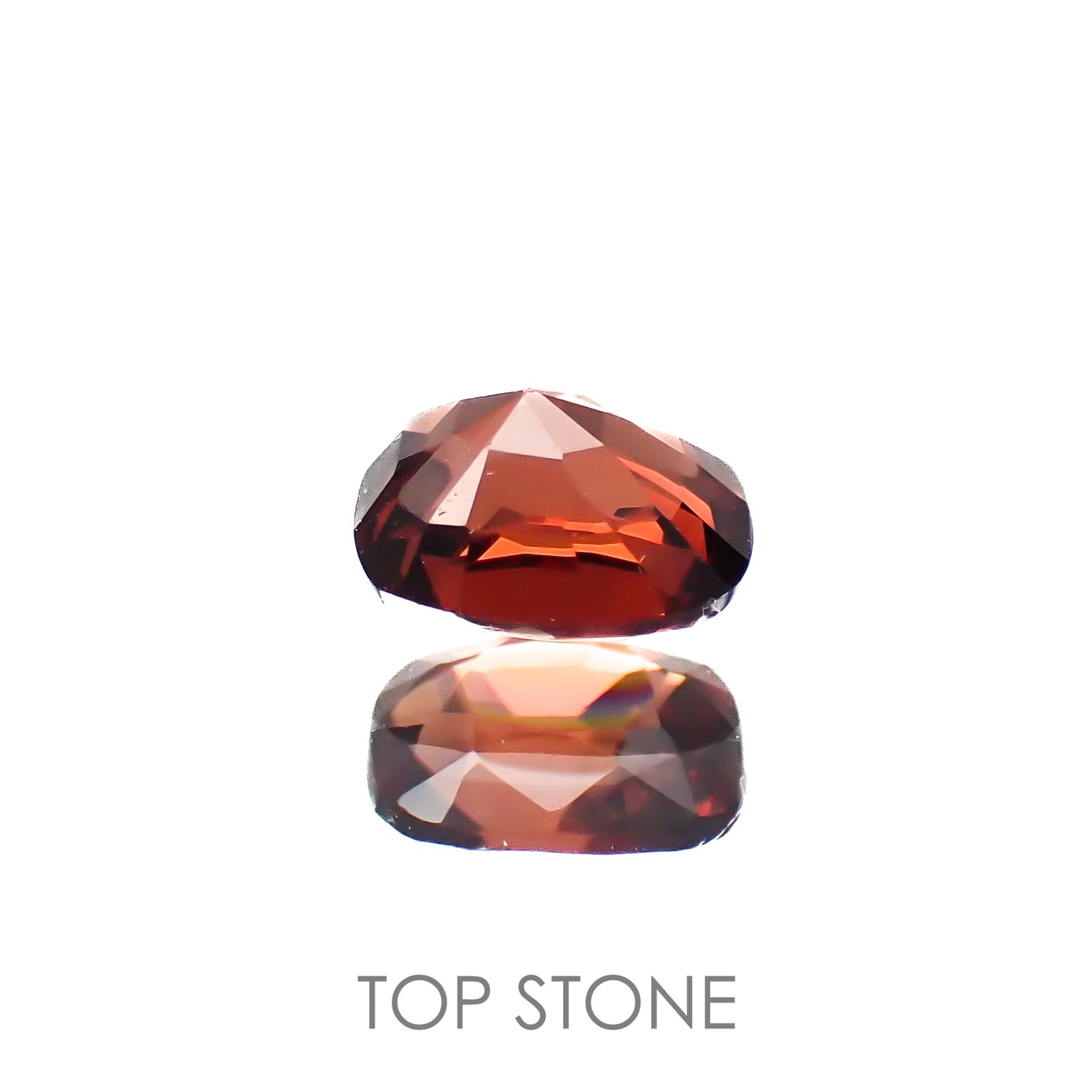 レッドスピネル(宝石名スピネル)ビルマ/マダガスカル産 0.62ct 識別済[220817538]5.3x4.5mm前後