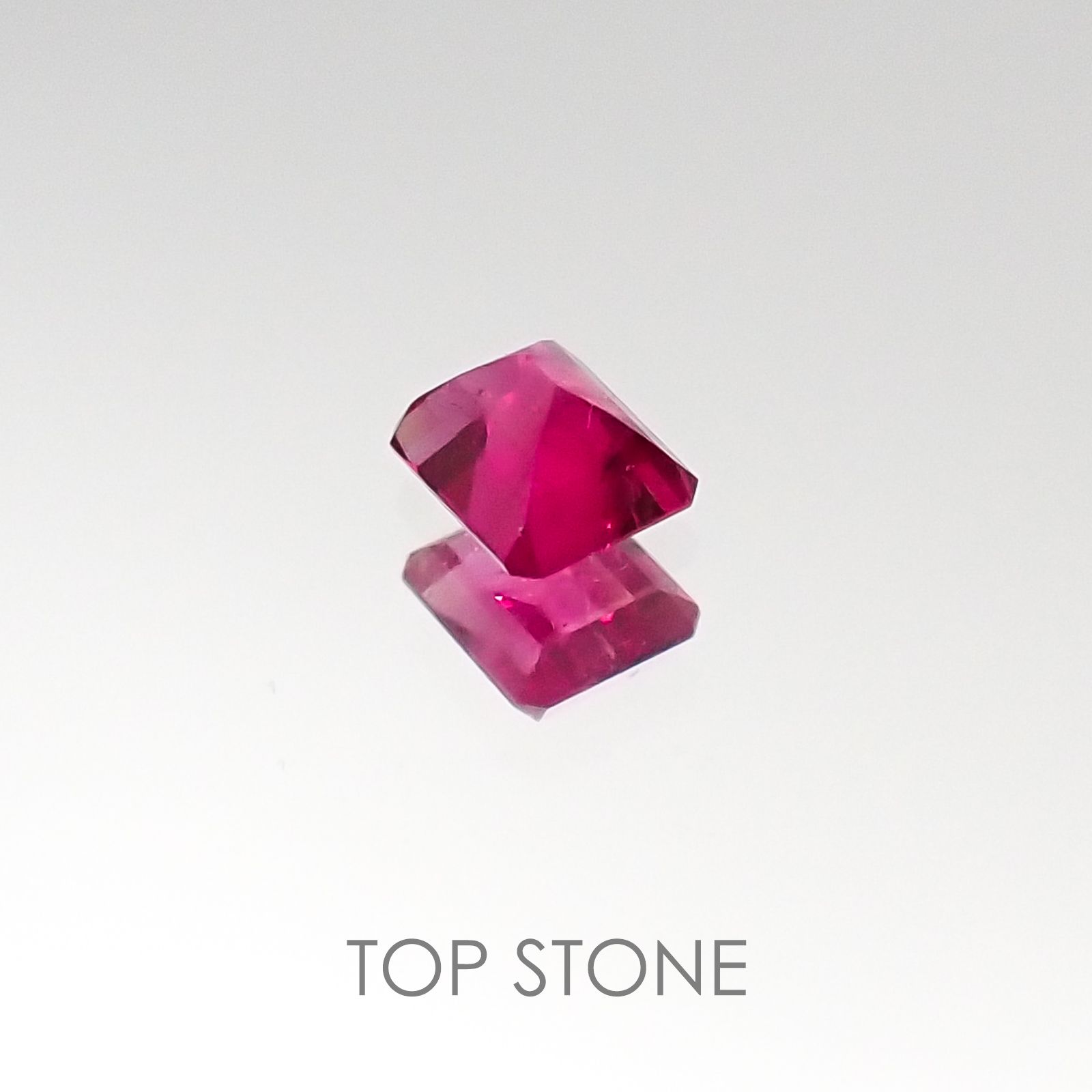 レッドベリル アメリカ・ユタ州産 ルース 0.1ct[20085217]3×2.5mm前後