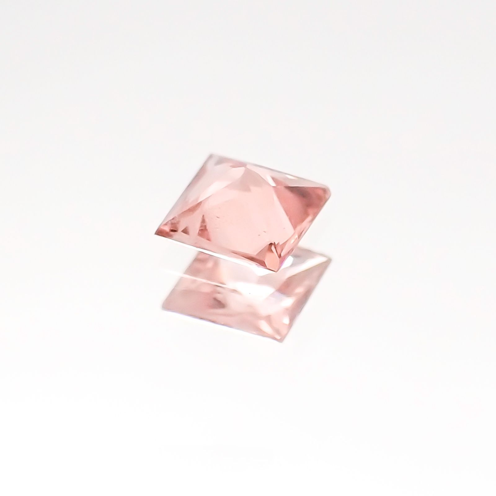 ◇プリンセスカット◇パパラチャサファイア ソーティング付き スリランカ産 ルース 0.095ct[20116959]2.61×2.56mm前後