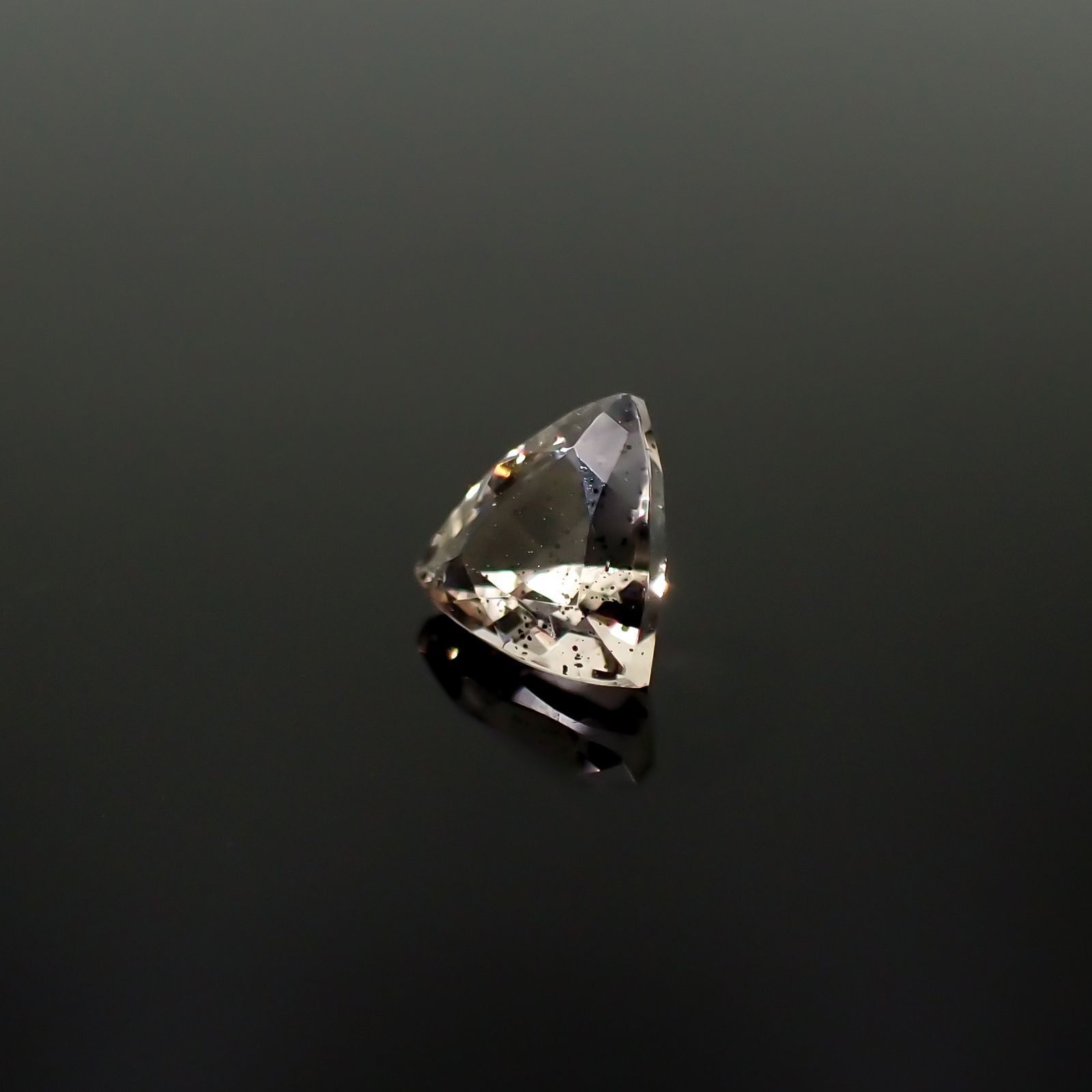 ティンカーベルクォーツ ブラジル産 0.69ct[240125448]6.1x6mm前後