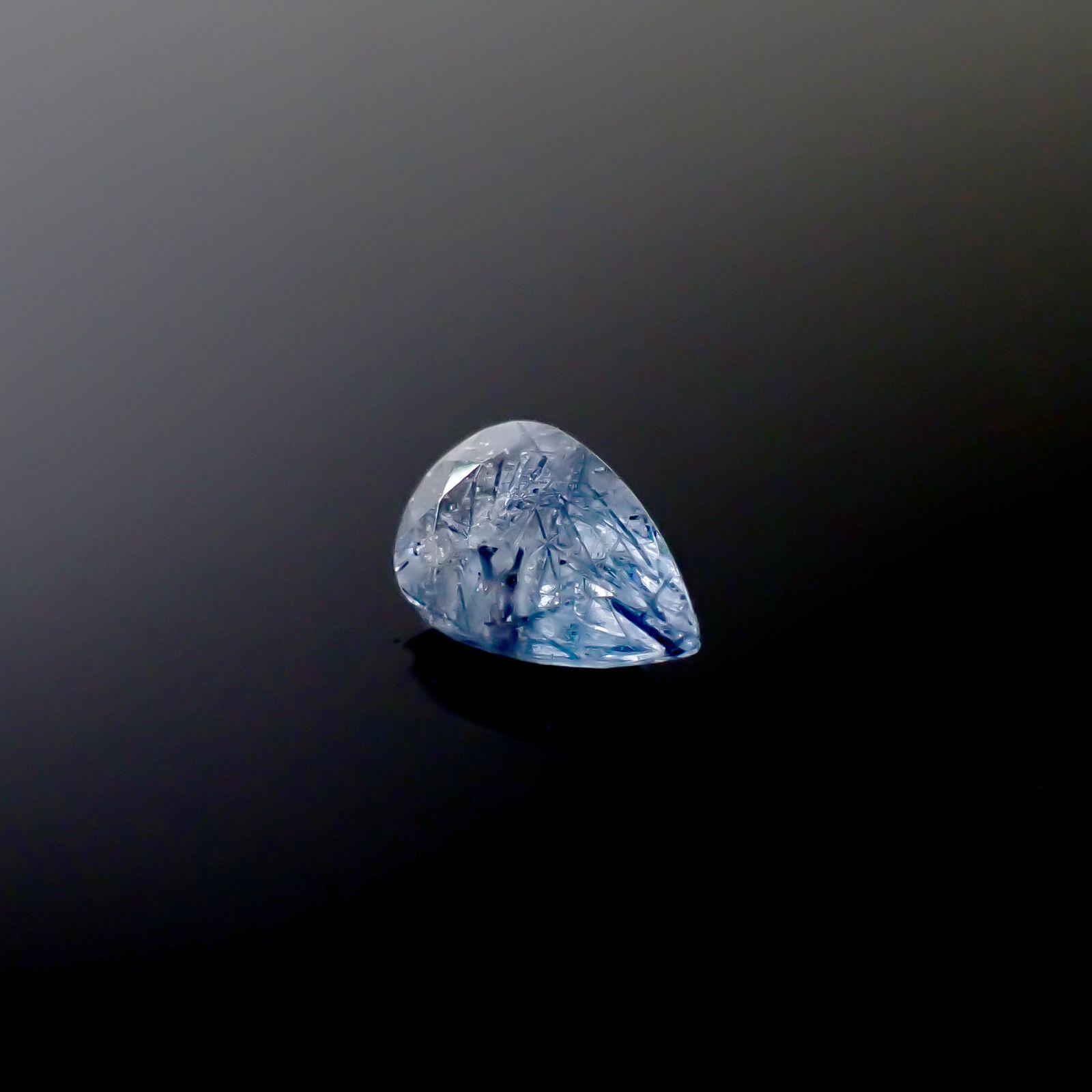インディゴライトインクォーツ ブラジル産 1.00ct [241229605]8.9x5.9mm前後