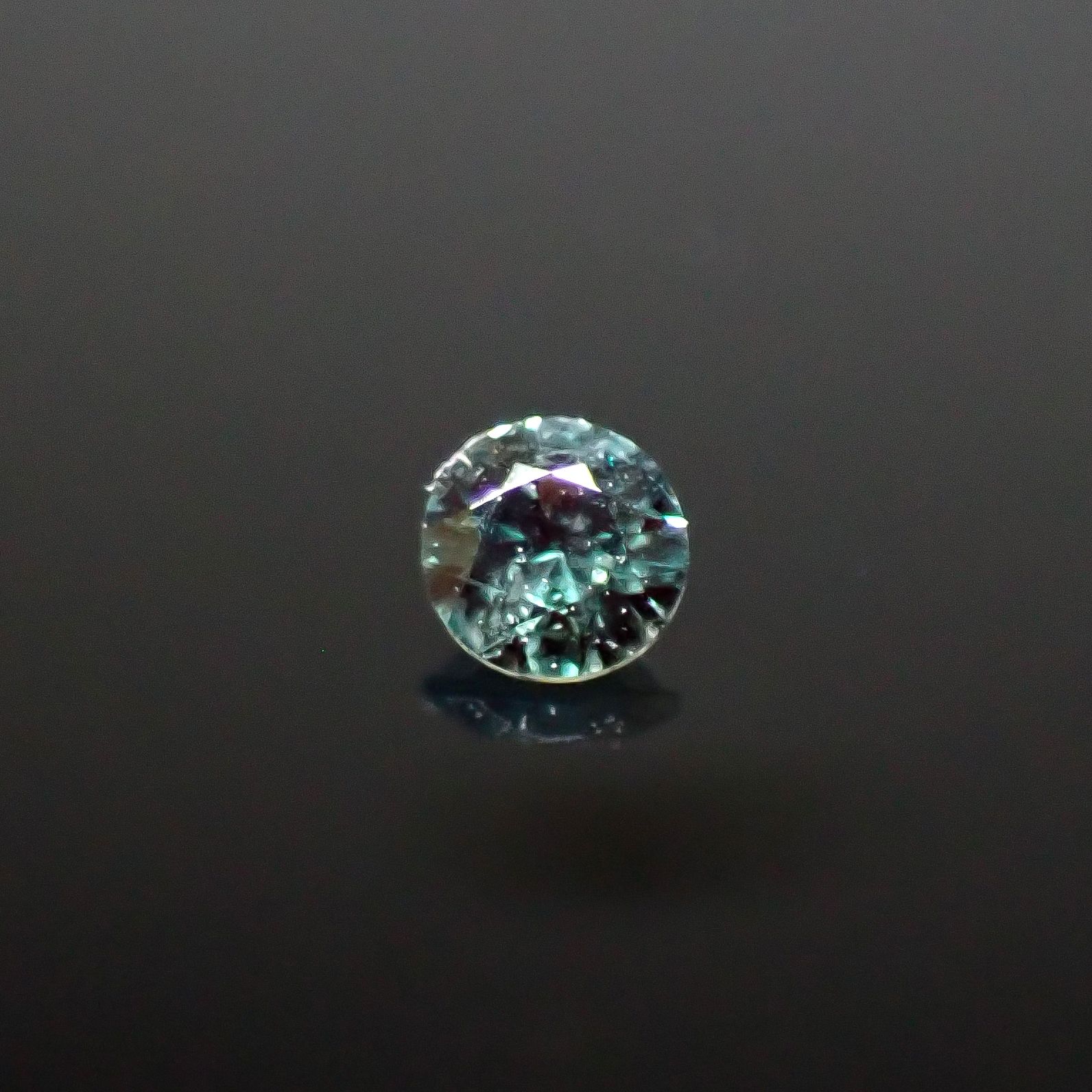 アレキサンドライト ロシア産 0.023ct [250329911]1.7x1.7mm前後