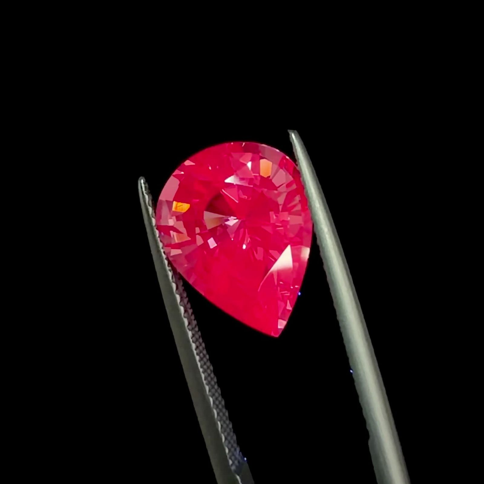 ピンクスピネル タンザニア産 7.04ct / 13.7x10.9mm前後 [260632493