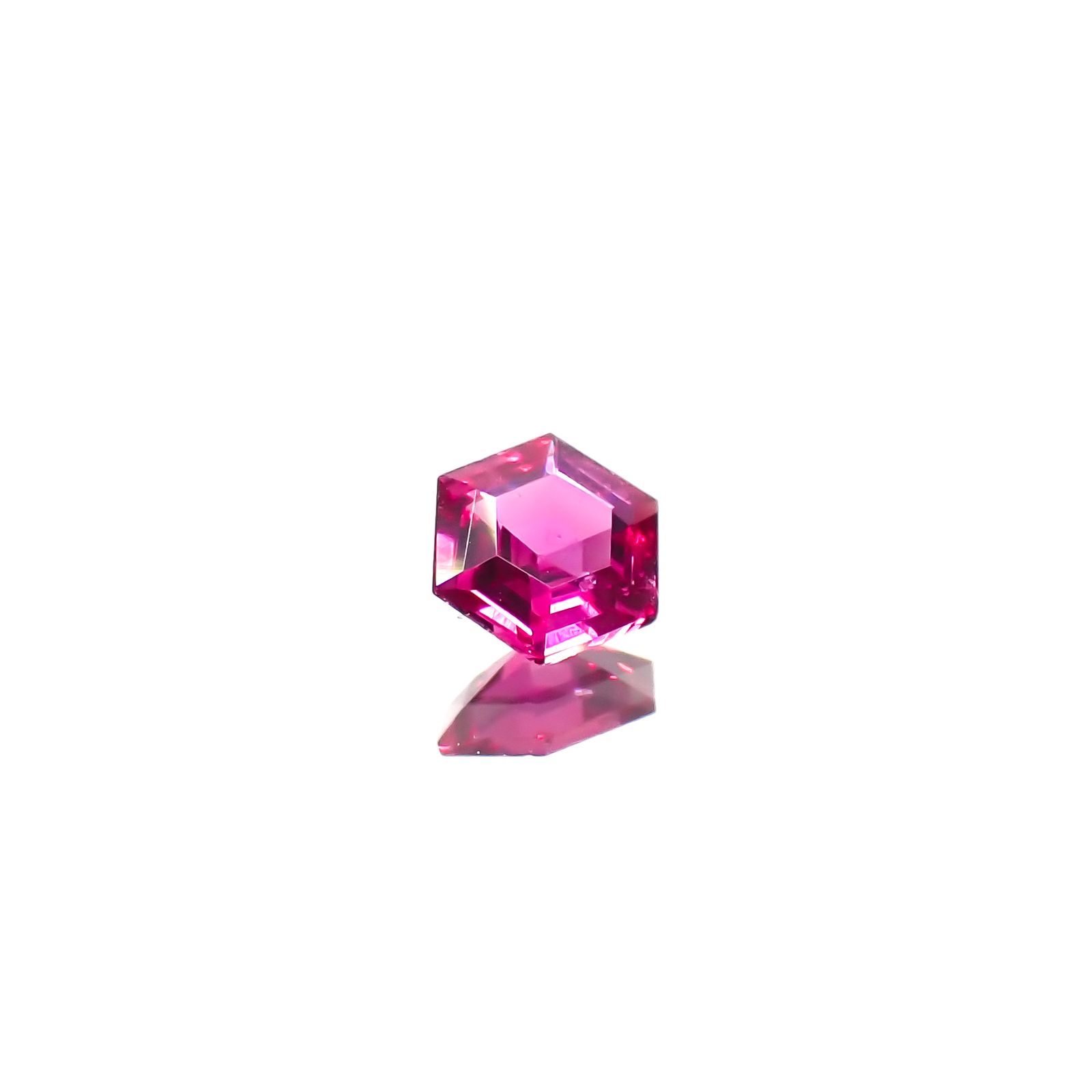 ◇ヘキサゴンカット◇ルビー 非加熱 モザンビーク産 0.18ct[240427107]3.5x3.5mm前後