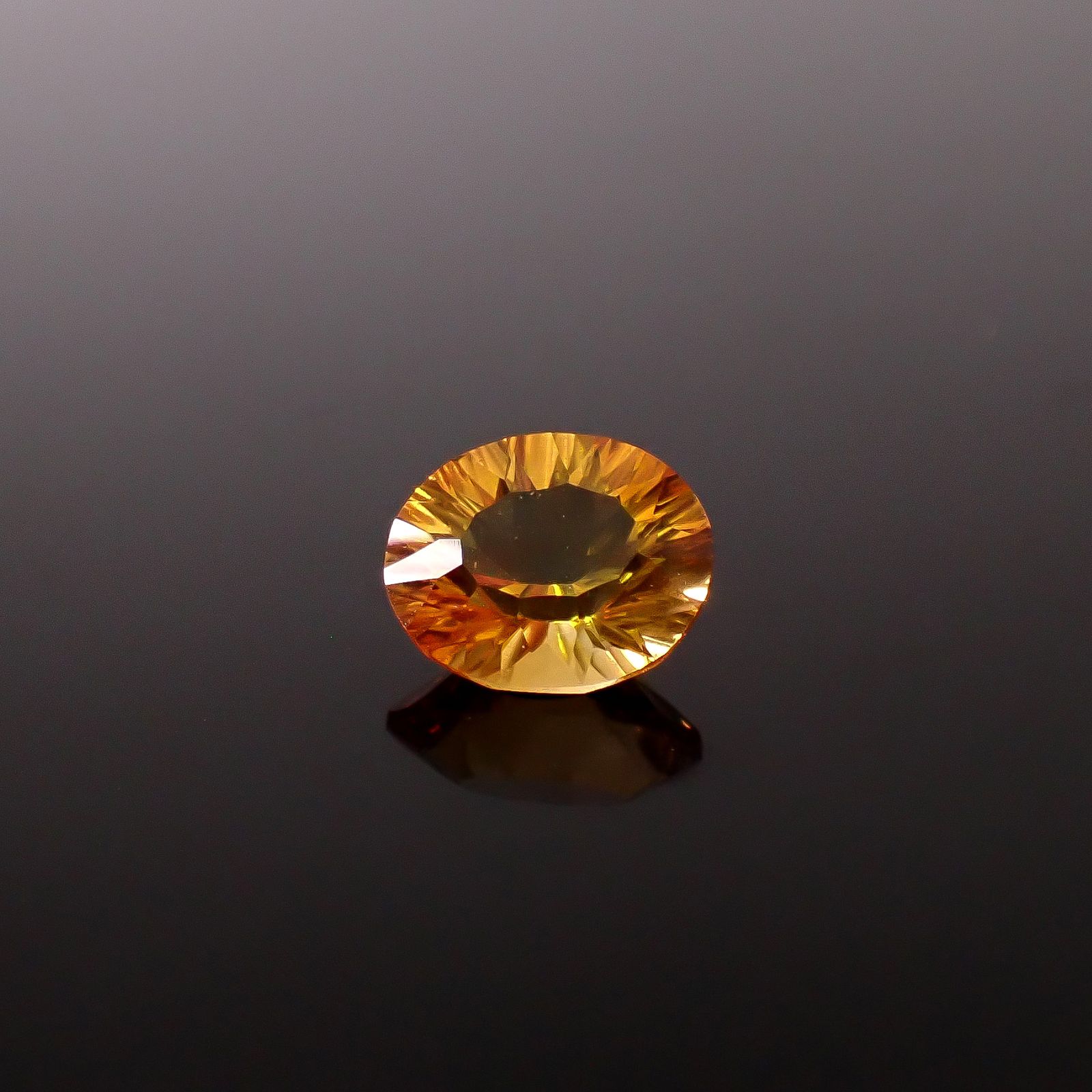 ◇コンケーブカット◇シトリン ブラジル産 2.48ct / 10.1x8.2mm前後 [251231394]