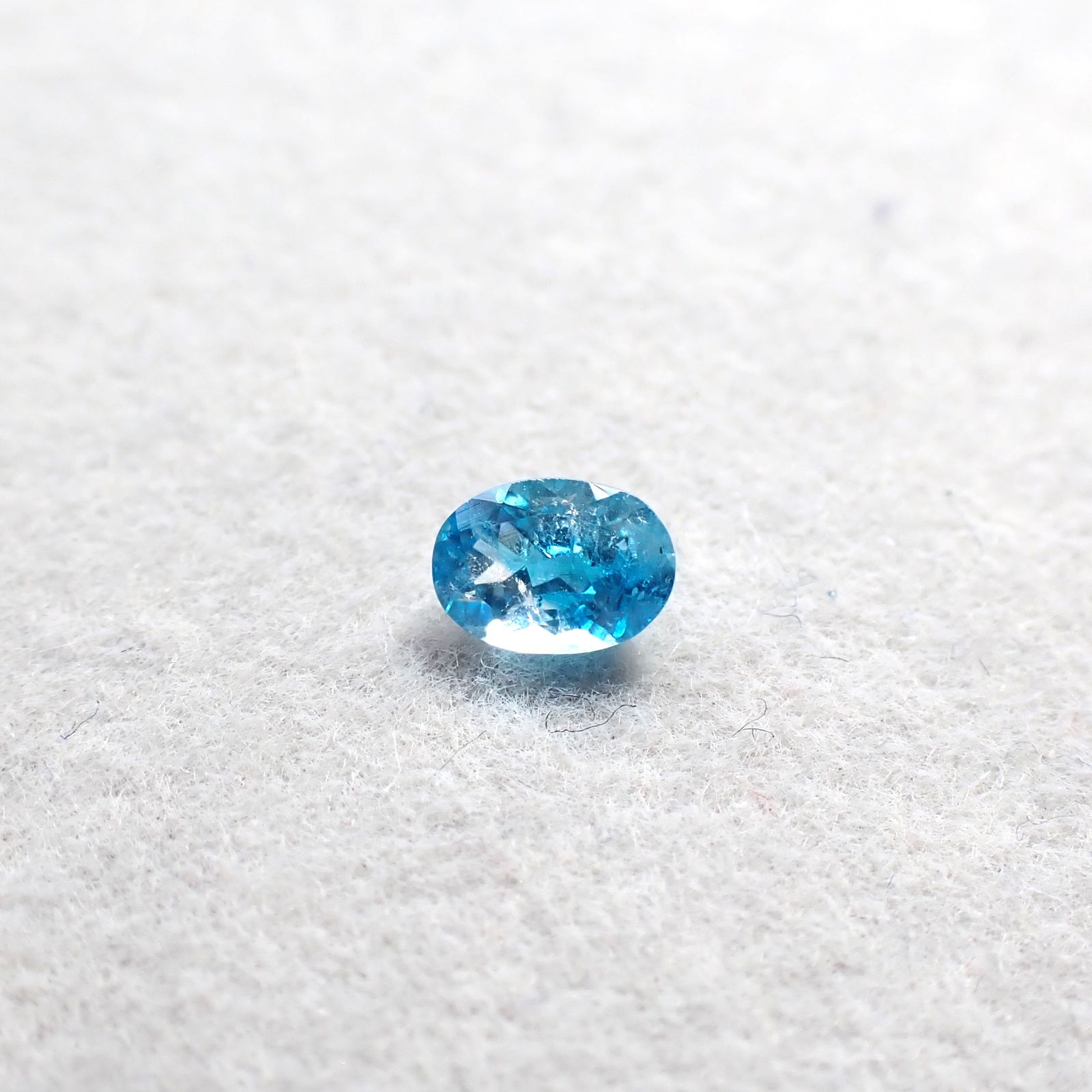 ユークレース(宝石名ユークレース)ジンバブエ産 0.32ct 識別済[250530417]5.1x3.6mm前後