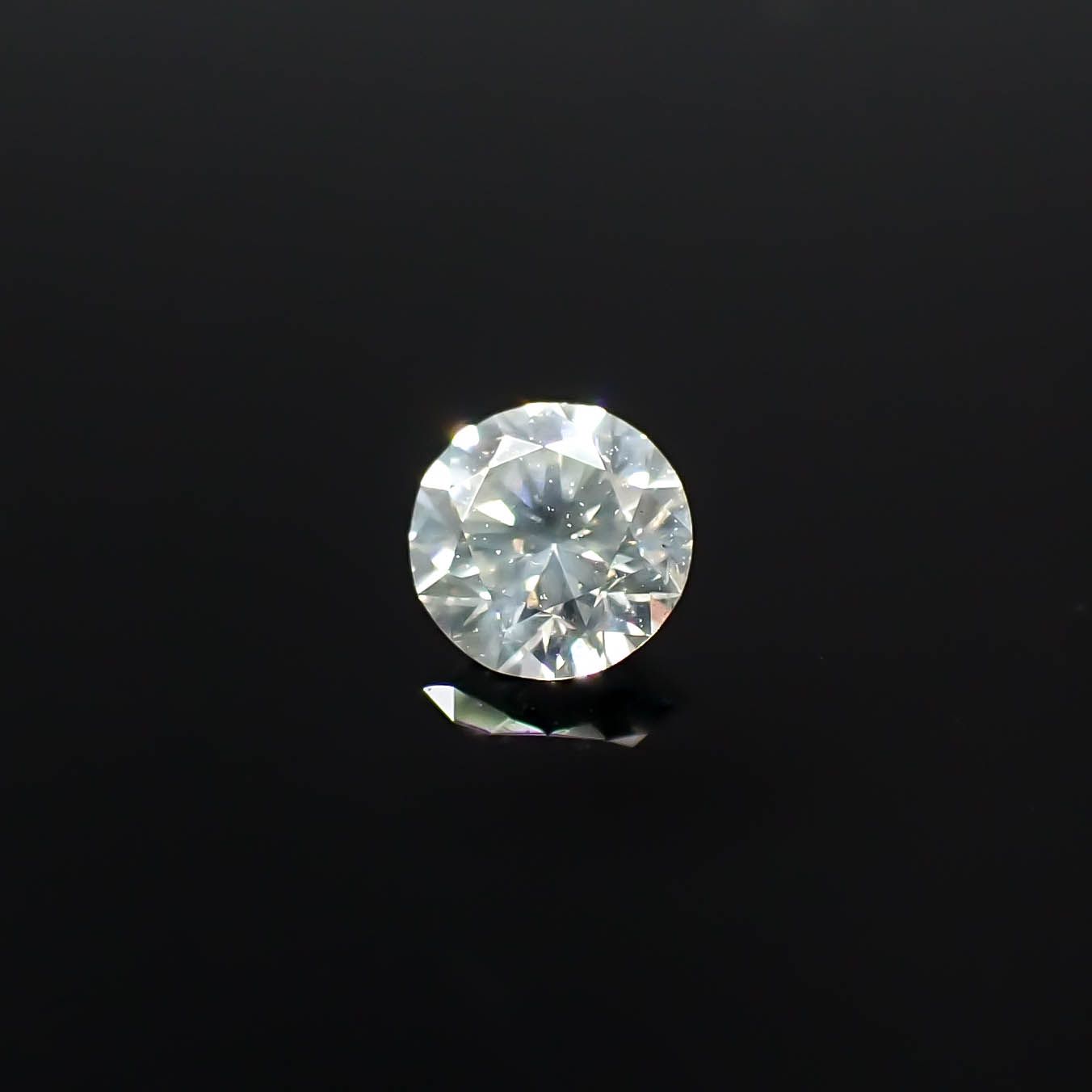 シルキーダイヤモンド 0.10ct [250730766]3x3mm前後