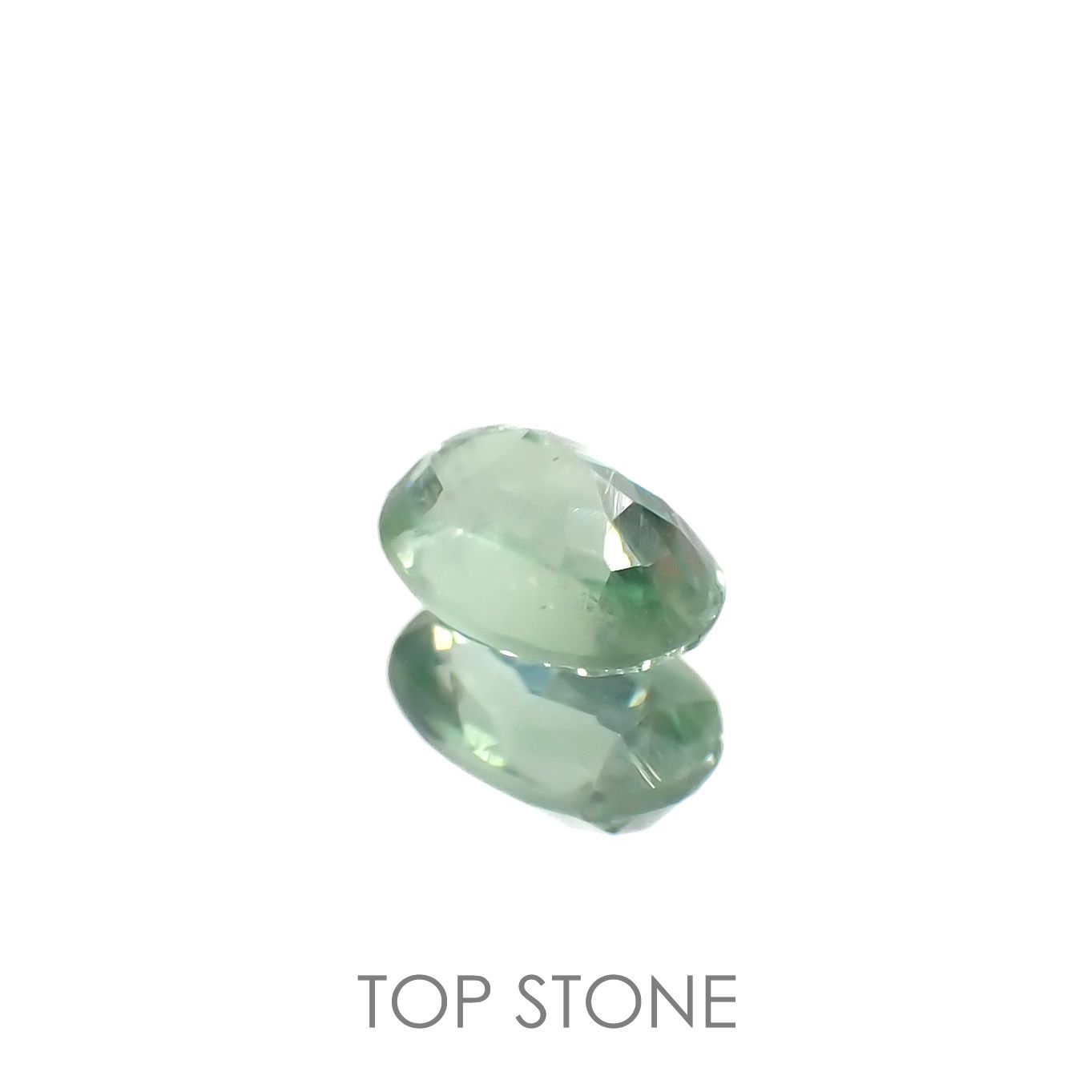 グリーンカイヤナイト(宝石名カイヤナイト)タンザニア産 0.65ct 識別済[220616670]6.2x4.2mm前後