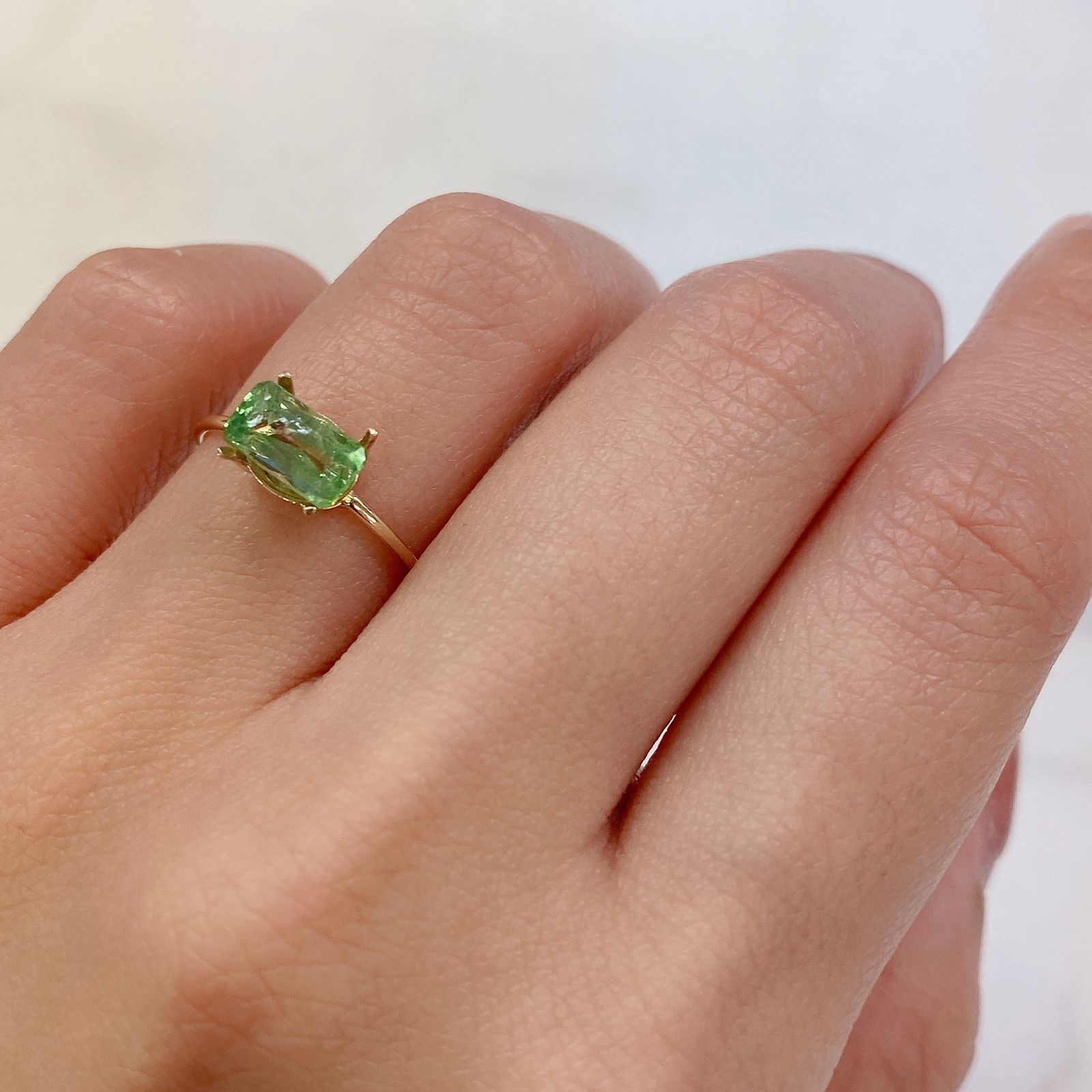バイカラーツァボライト(宝石名グリーン グロッシュラー・ガーネット) タンザニア産 1.23ct 識別済[210711911]7.8×4.3mm前後