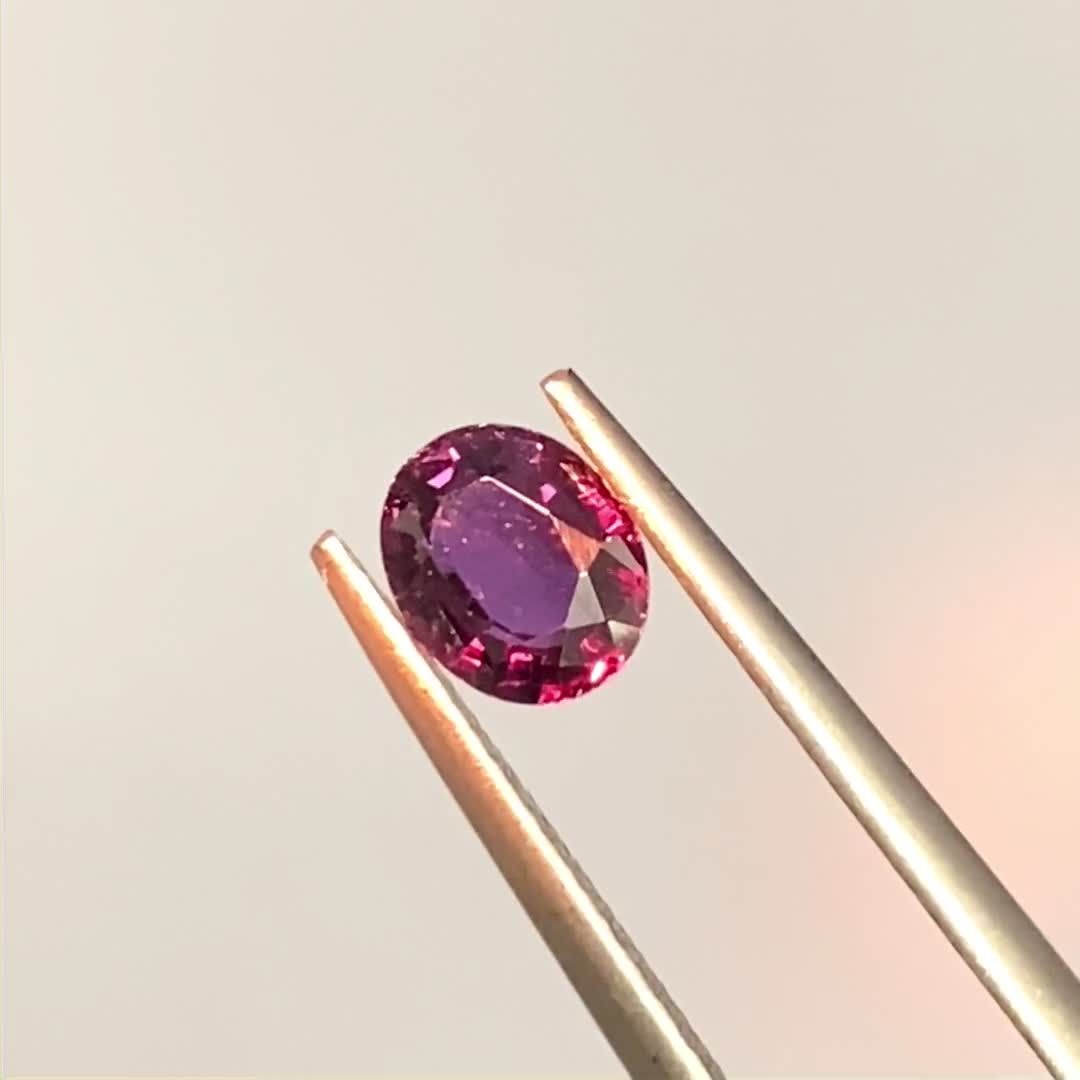 カラーチェンジサファイア 非加熱(宝石名サファイア)タンザニア産 0.54