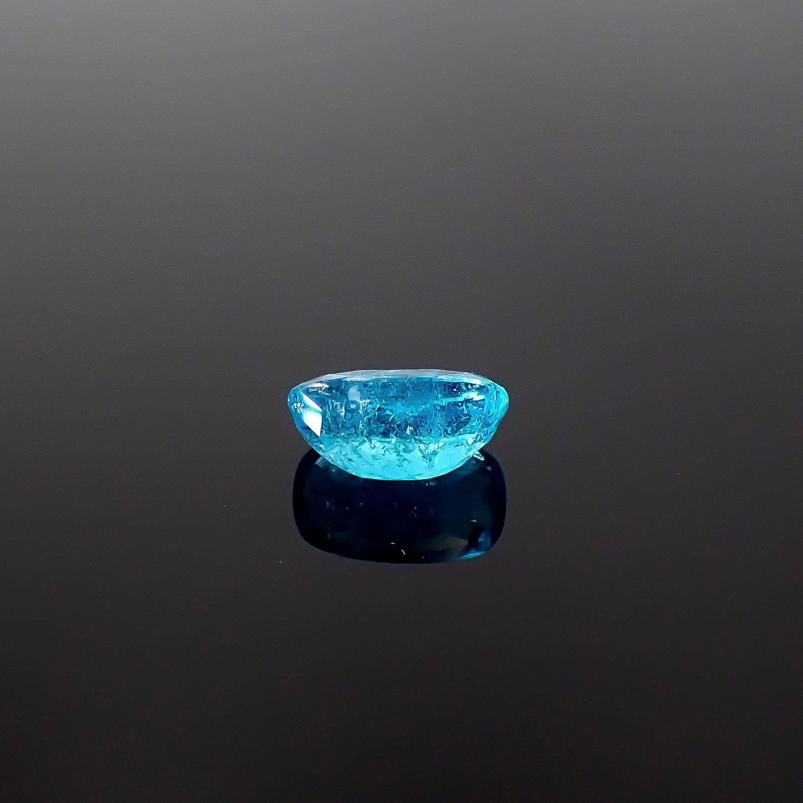 パライバトルマリン(宝石名トルマリン/別名パライバトルマリン)ブラジル産 CGL鑑付 2.030ct / 10.1x6.1mm前後 [260532234]