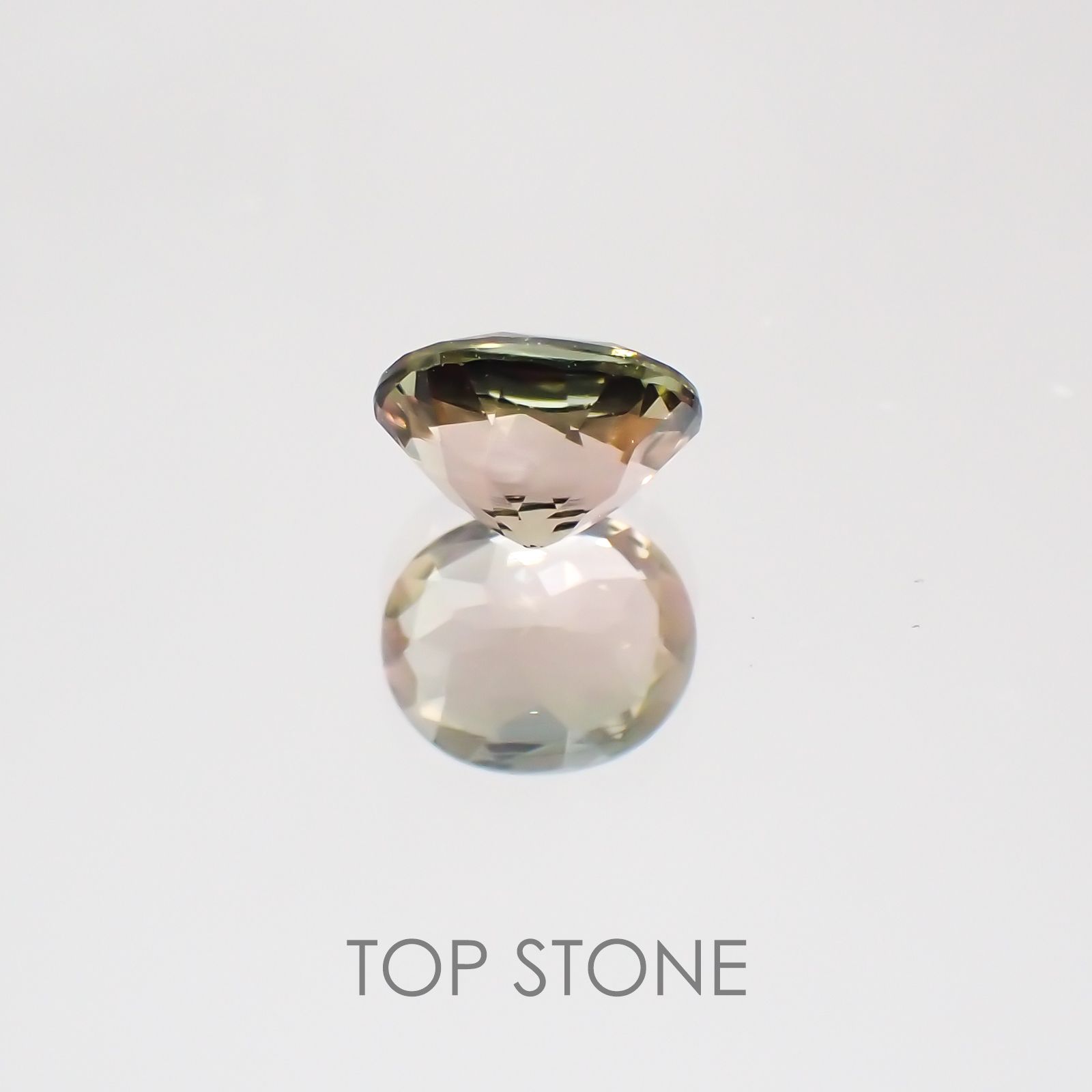 バイカラートルマリン 非加熱(宝石名トルマリン) ナイジェリア産 0.58ct 識別済[21018988]5.6×4.7mm前後