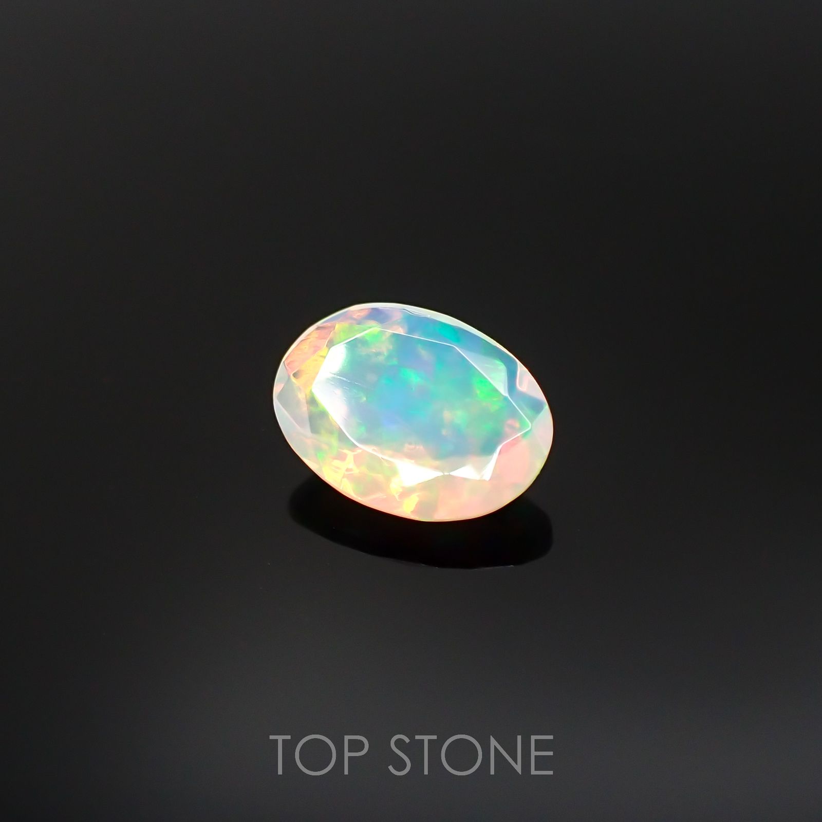 エチオピアオパール(宝石名オパール)エチオピア産 1.08ct 識別済[220917704]10.3x7.6mm前後