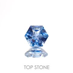 ◇ヘキサゴンカット◇サンタマリアアクアマリン(宝石名アクアマリン)ブラジル産 0.61ct 識別済[220114667]5.2x5.1mm前後
