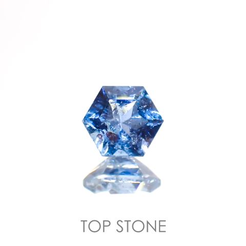 ◇ヘキサゴンカット◇サンタマリアアクアマリン(宝石名アクアマリン)ブラジル産 0.61ct 識別済[220114667]5.2x5.1mm前後