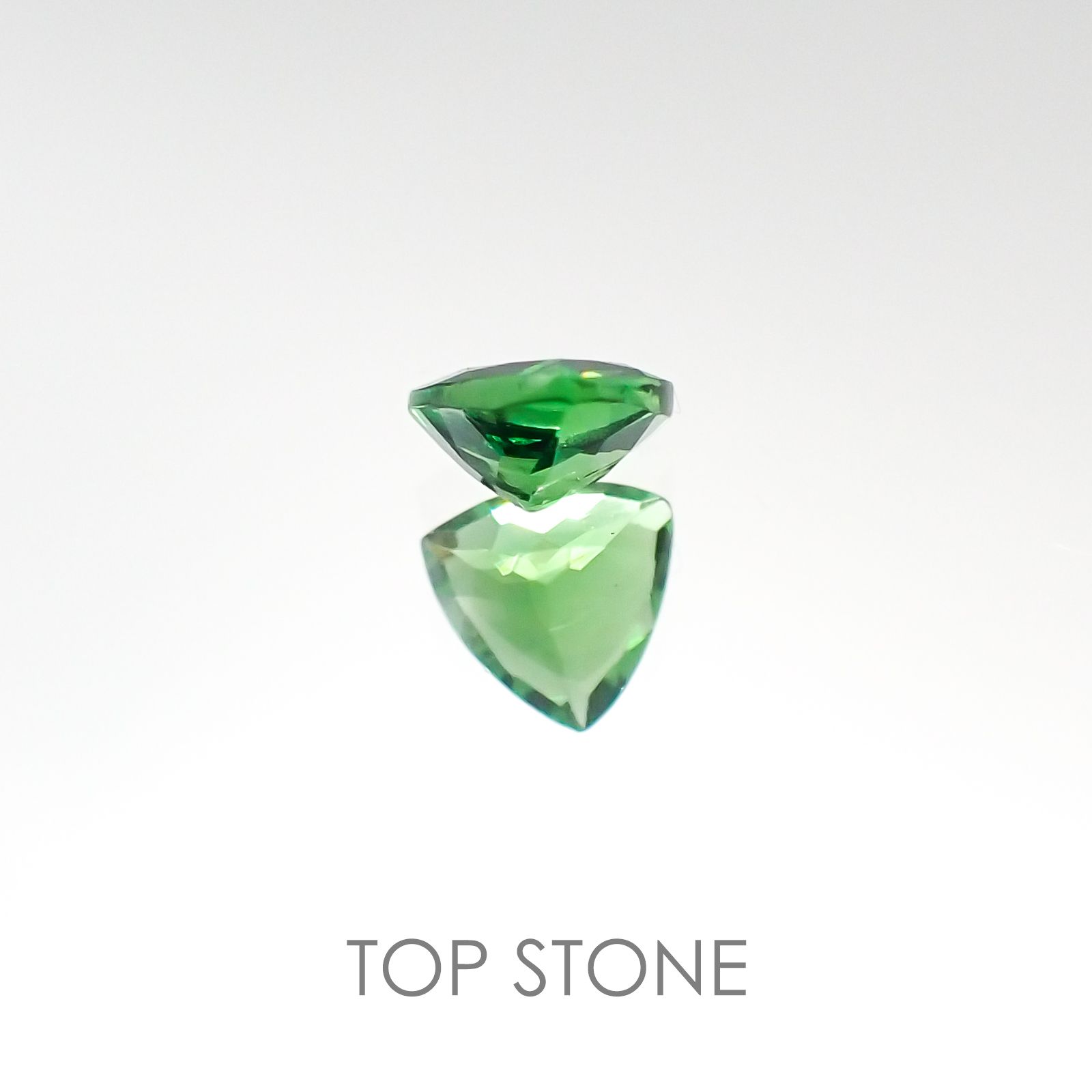 ツァボライト タンザニア産 ルース 0.27ct[20095711]4.1×4mm前後