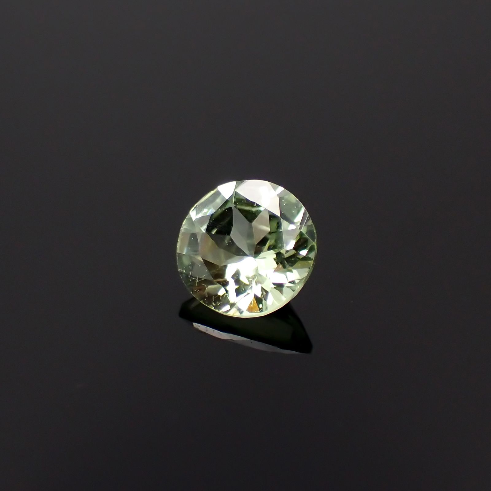 ミントガーネット タンザニア産 0.48ct[231023721]5.1x5mm前後