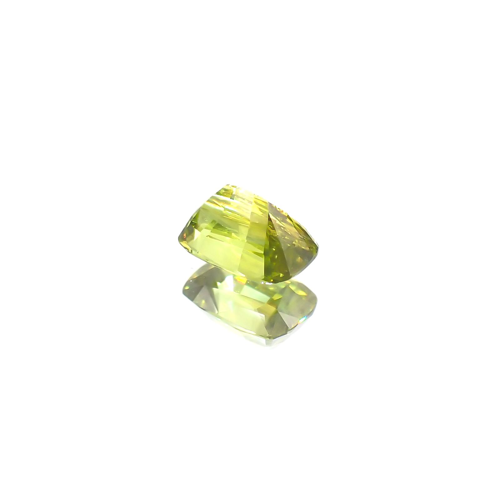 スフェーン(宝石名スフェーン) マダガスカル産 1.380ct ソ付(彩珠)[210712177]7.5×5.1mm前後