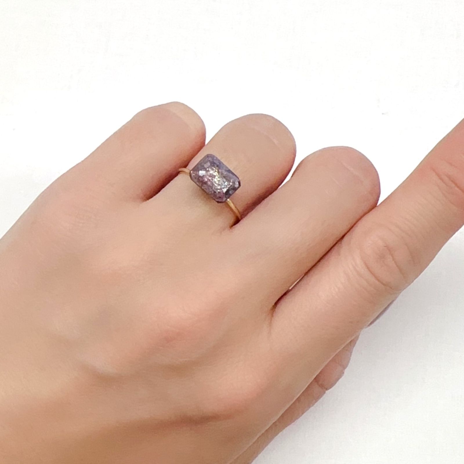 ブラッドショットアイオライト インド産 2.46ct[240125381]9.5x7.1mm前後