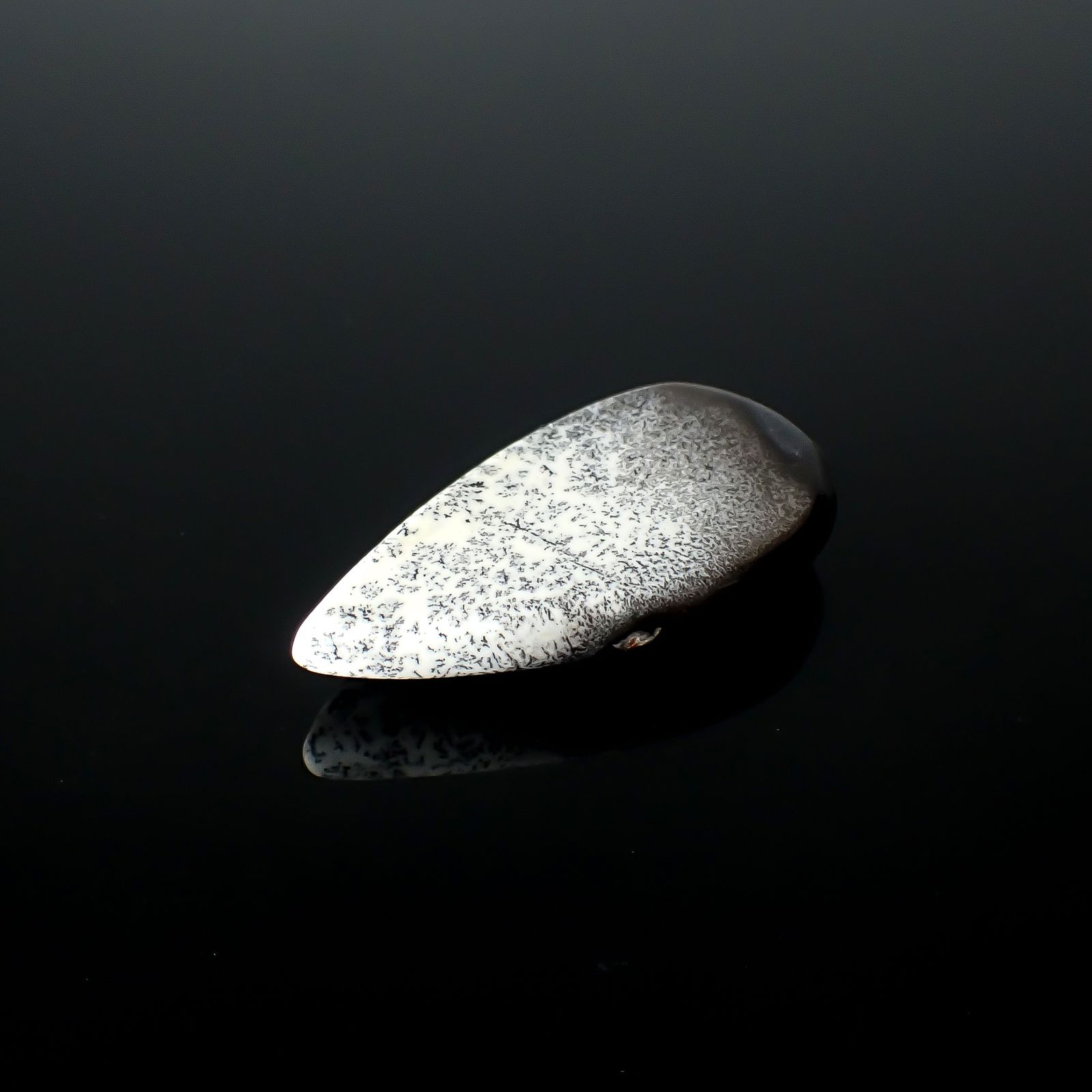 デンドリチックオパール ブラジル産 29.83ct [250931114]34.8x17.9mm前後