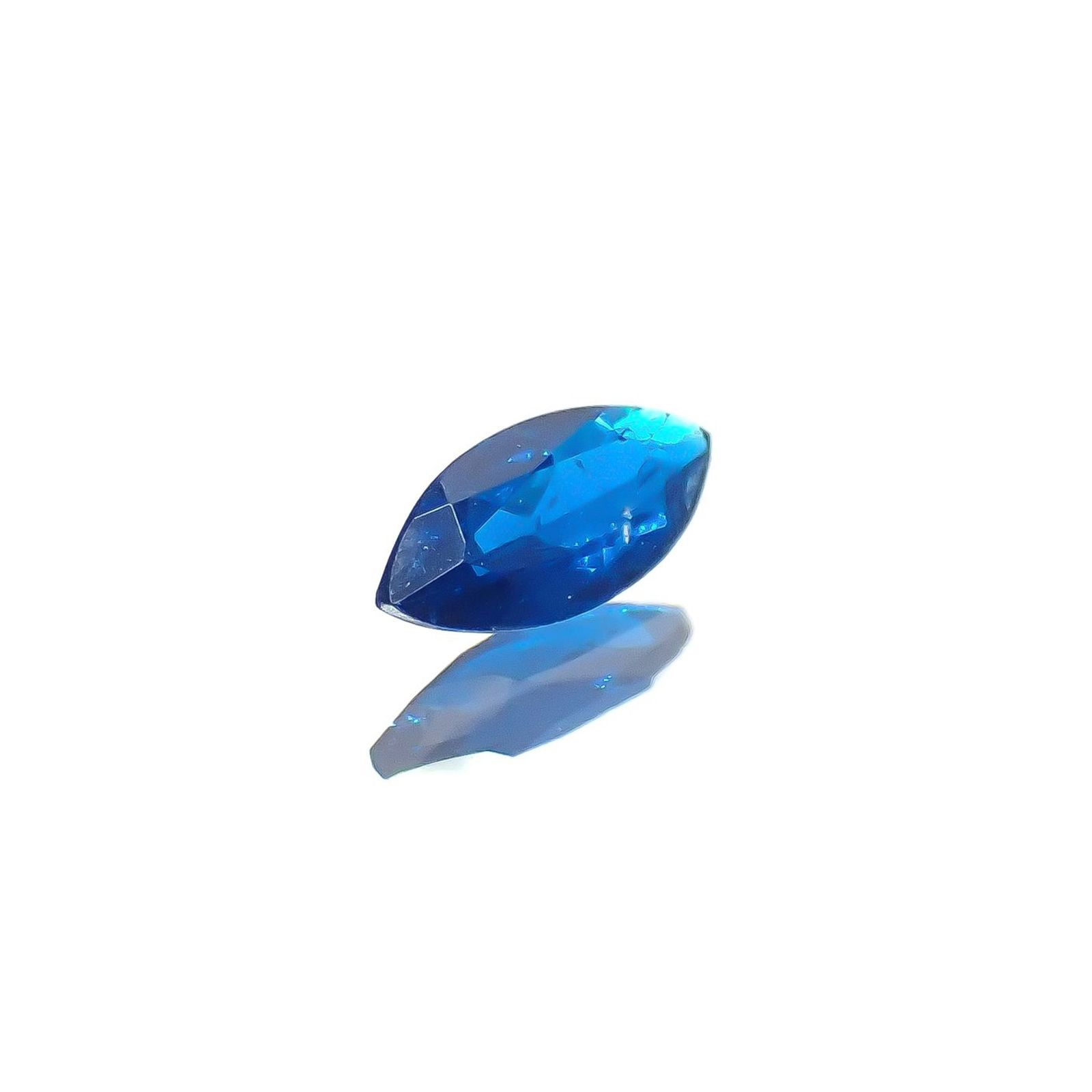 アウイナイト フルオレッセンス(宝石名アウイナイト)ドイツ産 識別済 0.064ct / 4.5x2.2mm前後 [260527503]