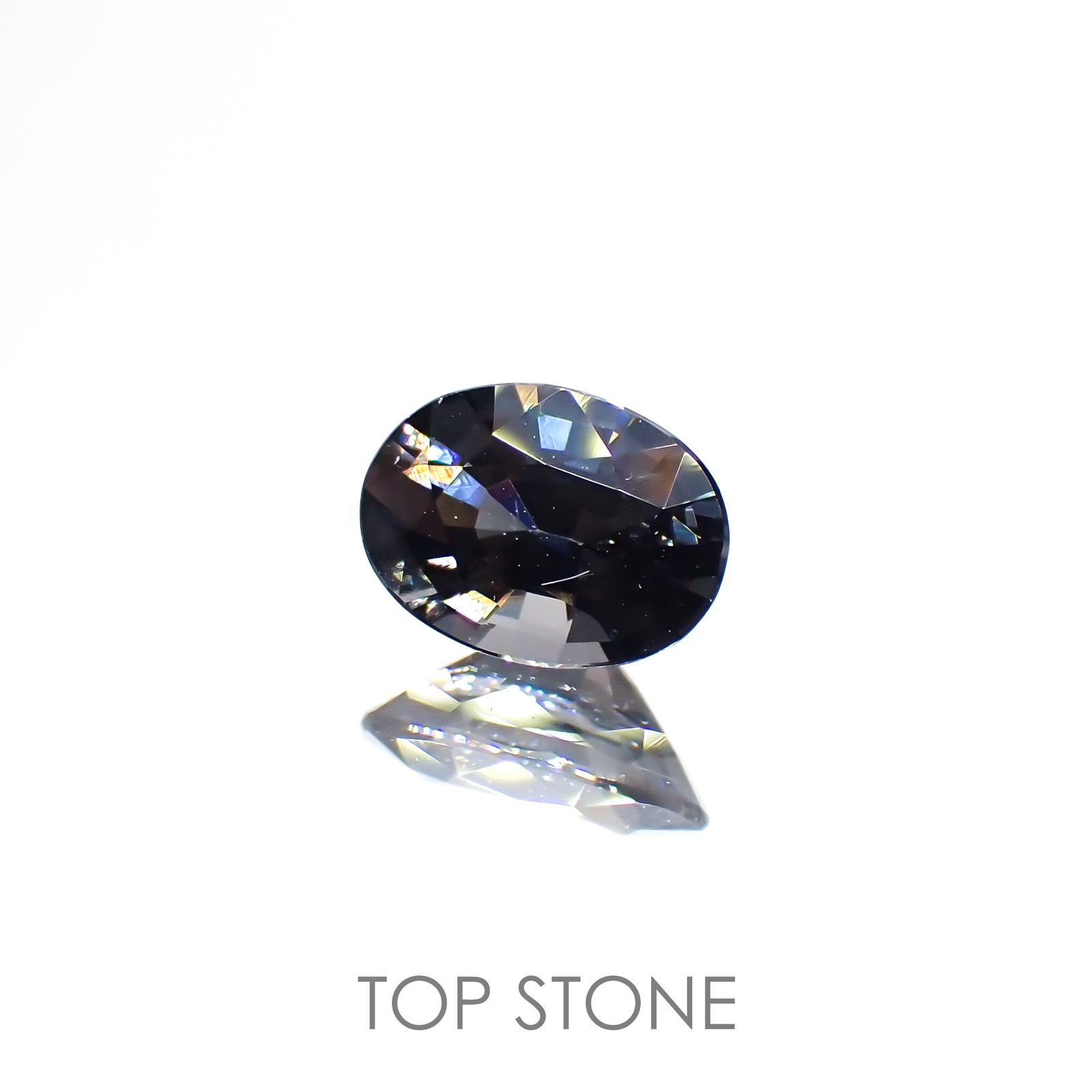プラチナスピネル(宝石名スピネル)ビルマ産 0.80ct 識別済[220114116]6.6x4.9mm前後