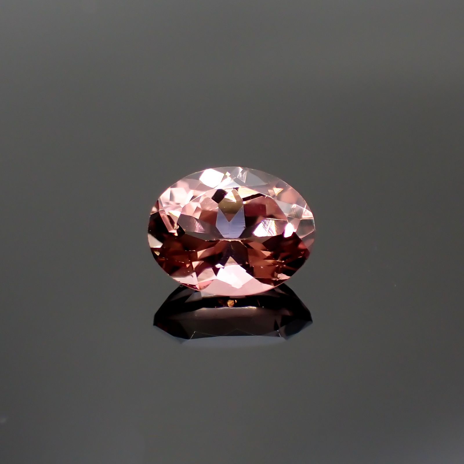 バイカラートルマリン(宝石名トルマリン)コンゴ産 2.12ct 識別済[250114994]9x7.2mm前後
