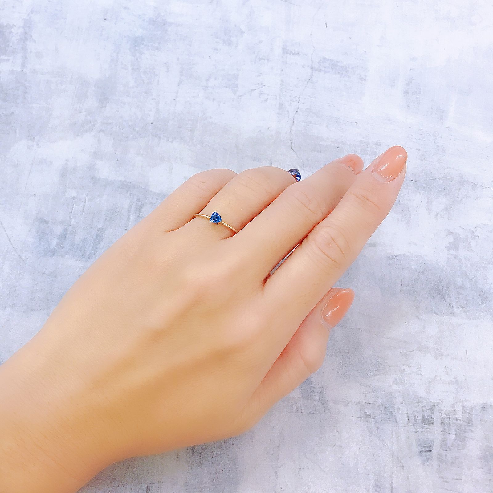 アウイナイト フルオレッセンス(宝石名アウイナイト)ドイツ産 0.16ct 識別済[220917690]3.9x4mm前後