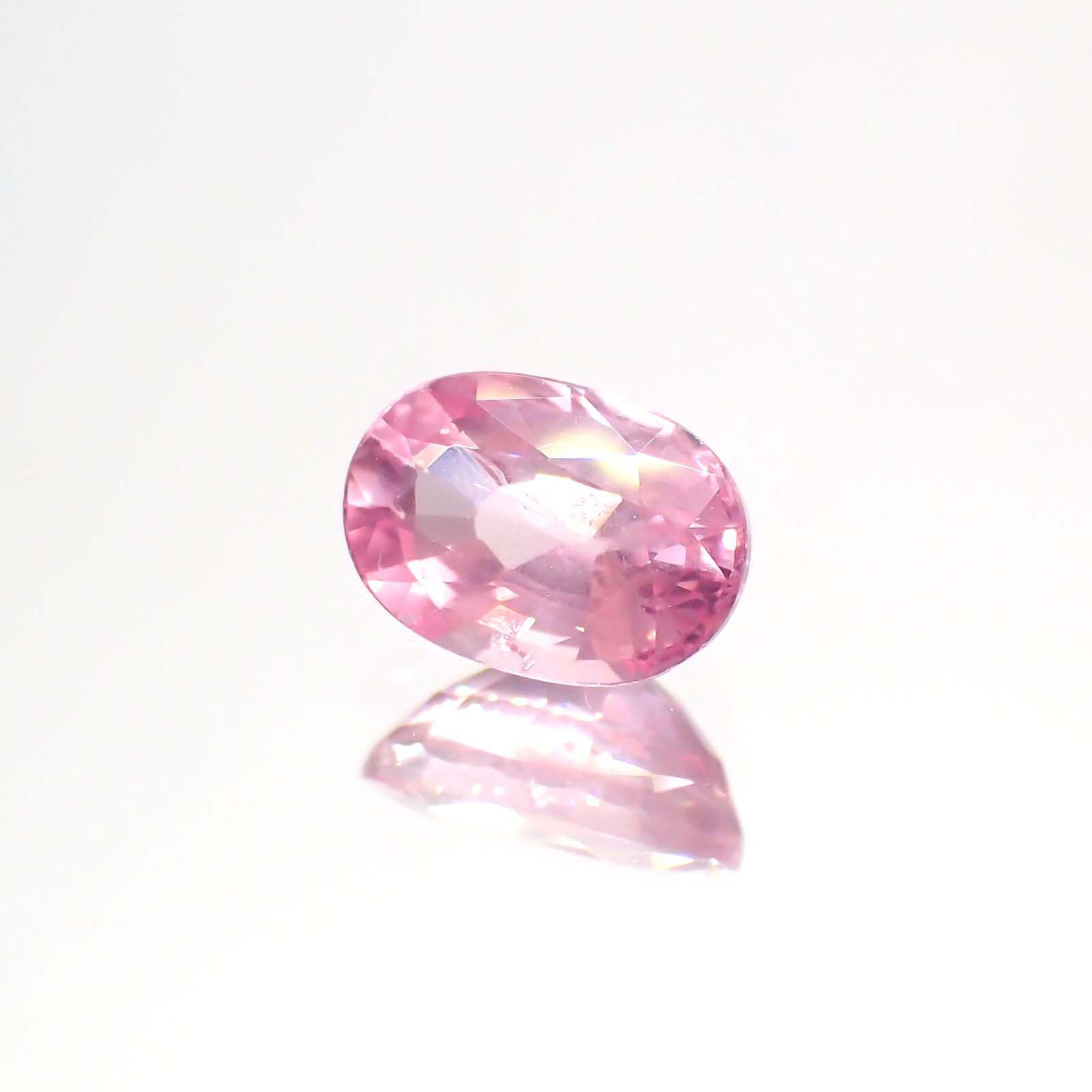 ピンクスピネル(宝石名ピンク・スピネル)タンザニア産 1.080ct ソ付(彩珠)[230722575]7.2x5mm前後