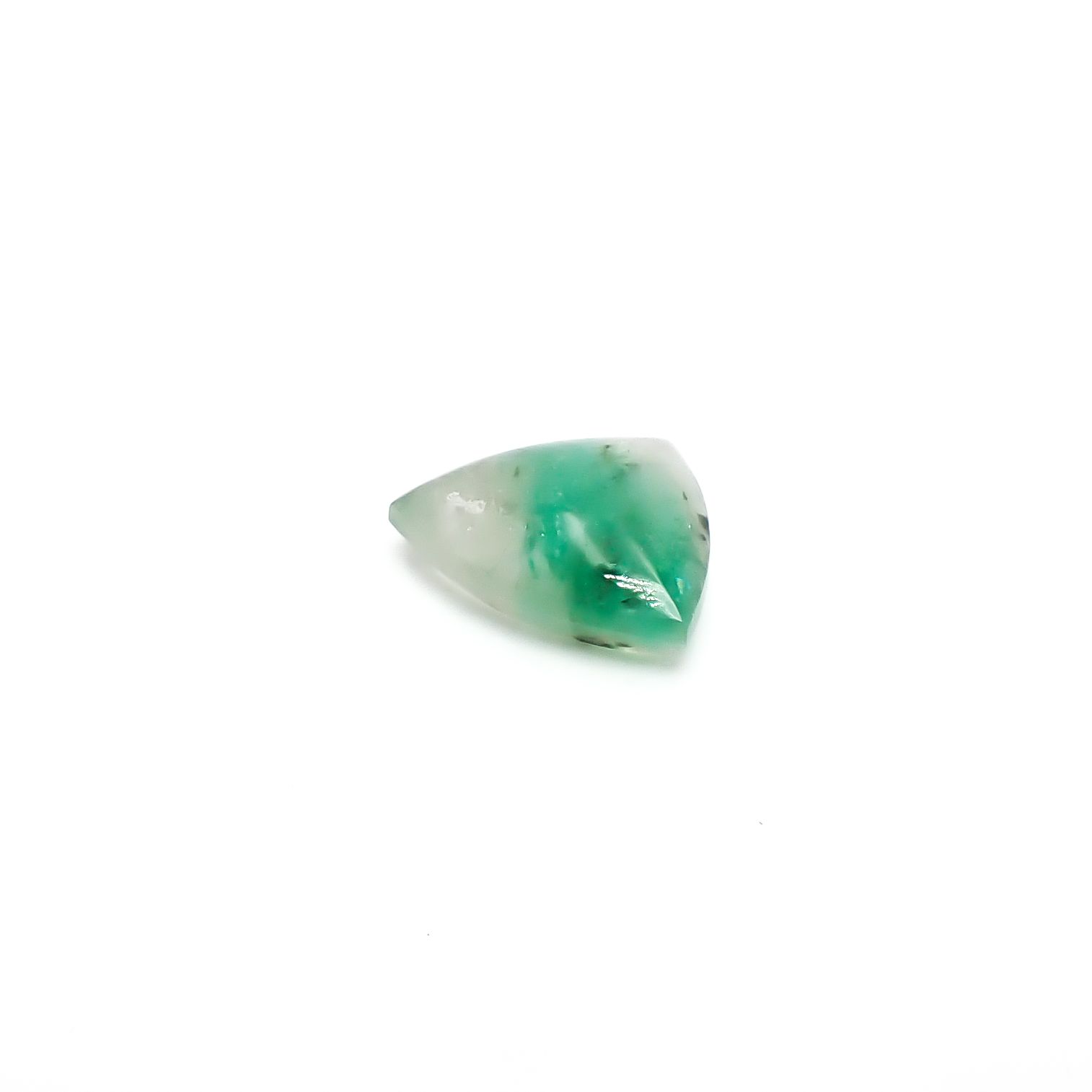 エメラルドインクォーツ ブラジル産 5.93ct / 12.6x14.1mm前後 [260432030]