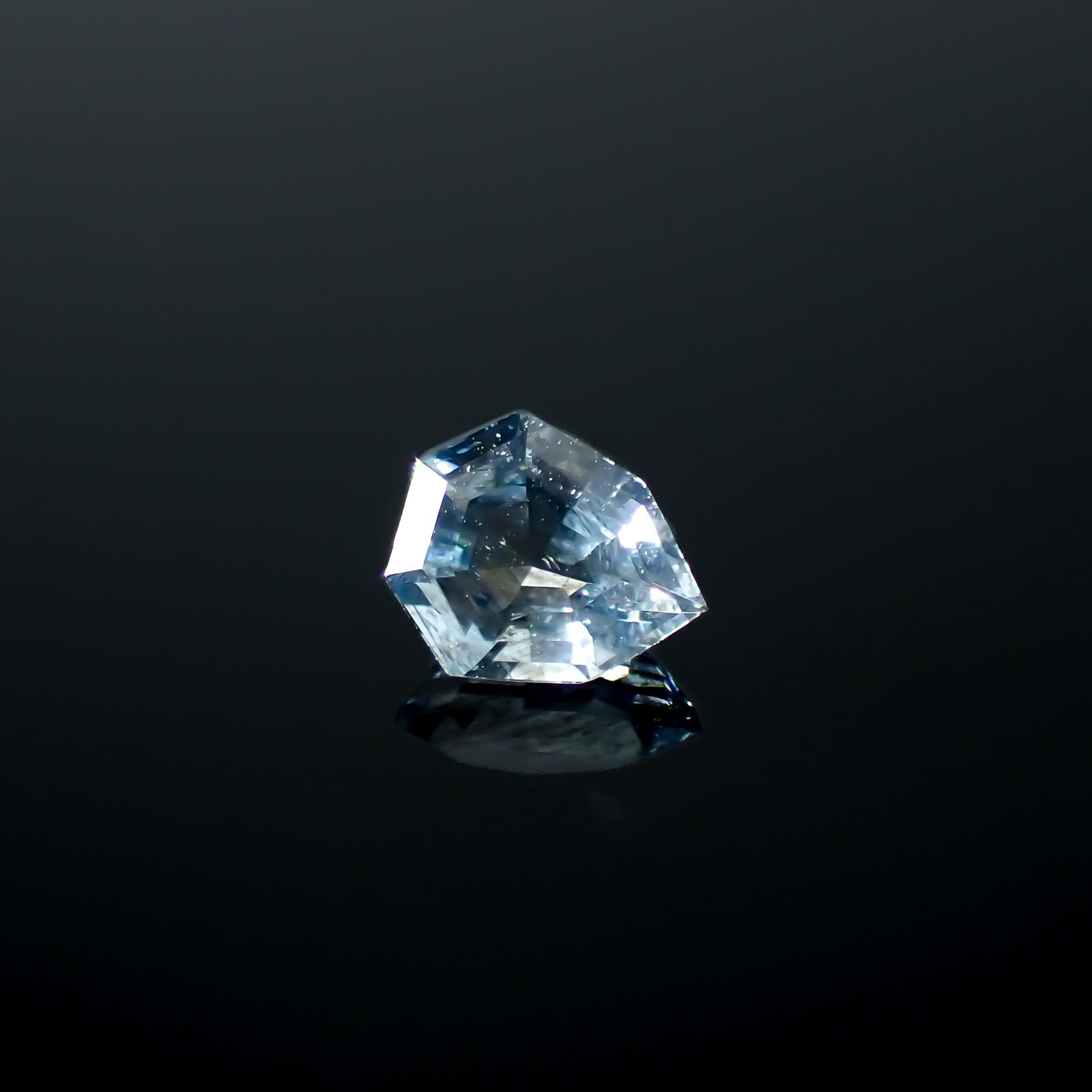 ◇カスタムカット◇アベンチュリンアクアマリン ブラジル・ミナスジェライス州産 0.42ct[240226002]5.5x4.7mm前後