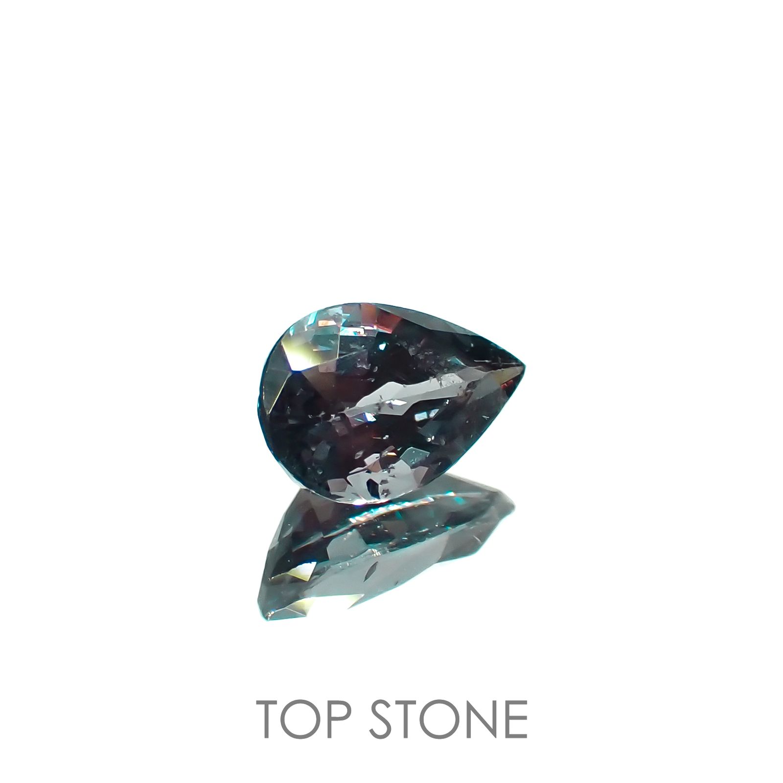 カラーチェンジガーネット アレキタイプ(宝石名ガーネット)マダガスカル・ベキリー産 0.80ct 識別済[221219613]7.1x4.6mm前後