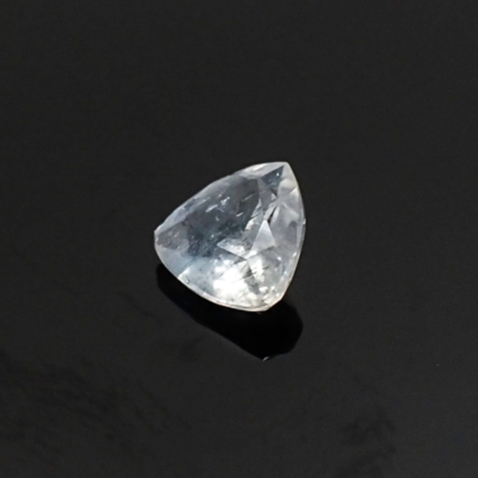ユークレース ブラジル産 ルース 0.282ct ソーティング付き[20106485]4.4×4.4mm前後