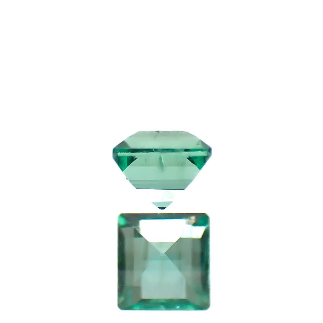 ノンオイルエメラルド ロシア産 0.041ct [250330106]2x2mm前後