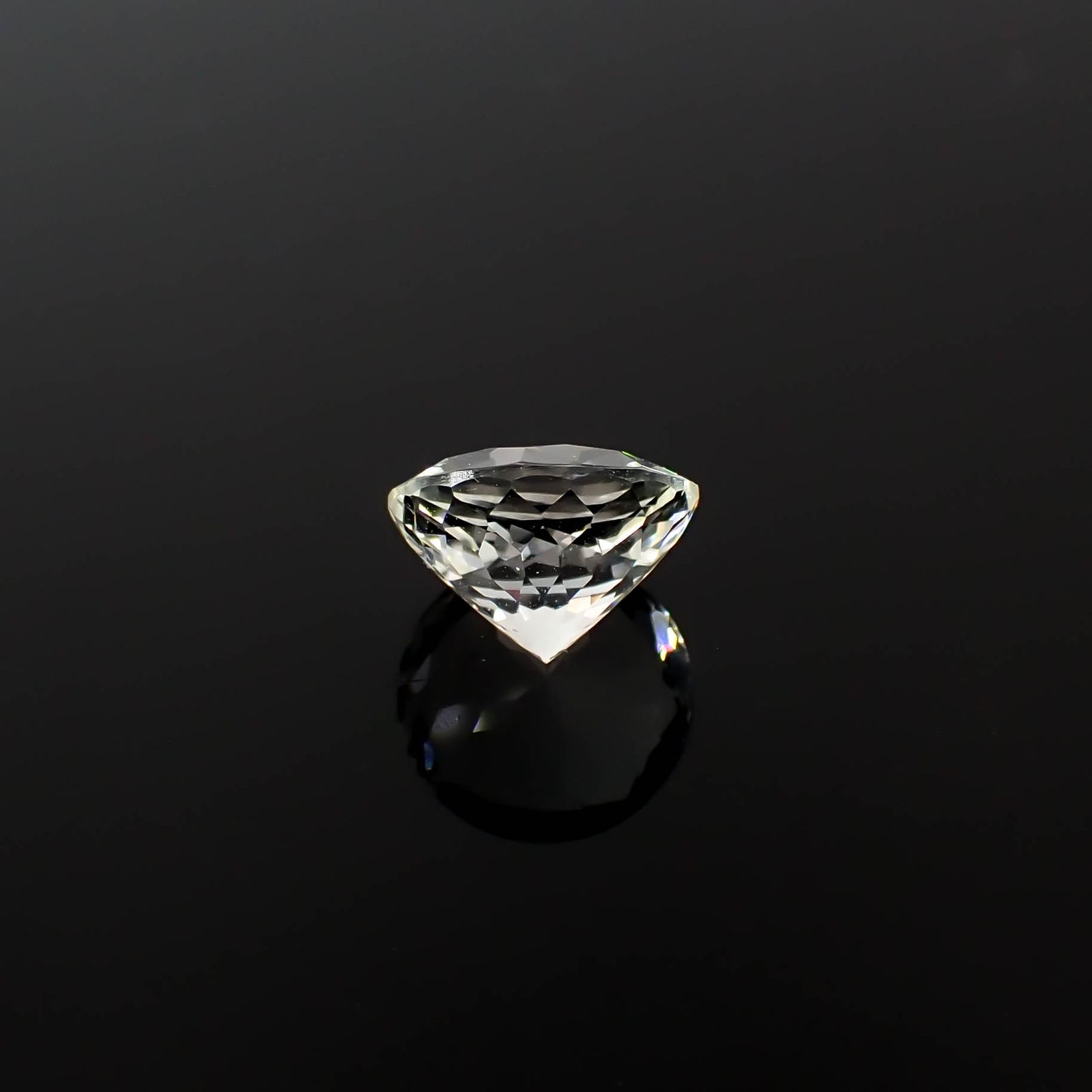 オーソクレース(宝石名ホワイト・オーソクレース)パキスタン産 2.73ct 識別済[240627997]9.5x9.5mm前後