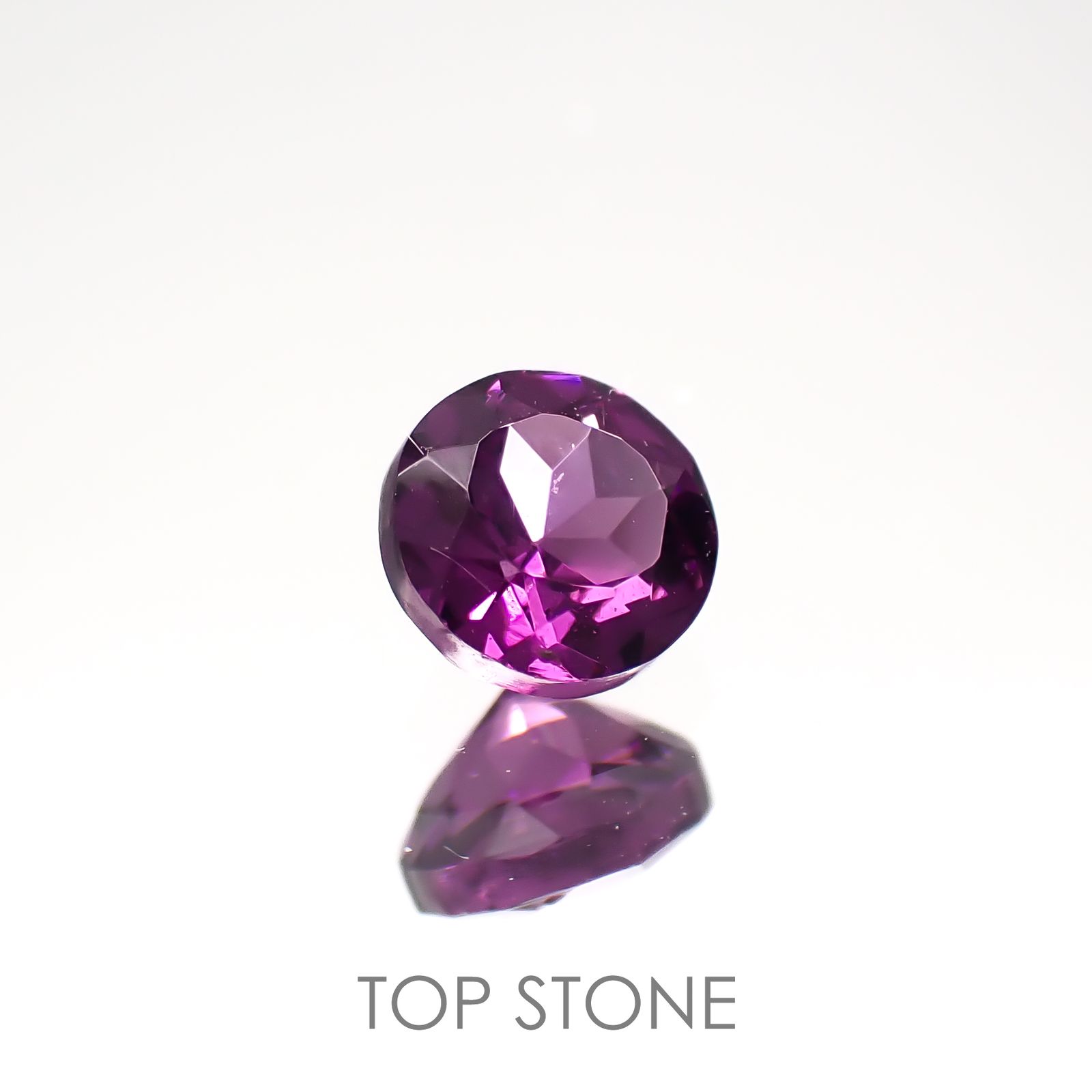 カラーシフト マラヤガーネット(宝石名ガーネット)タンザニア産 0.42ct 識別済[220817281]4.2x4.1mm前後