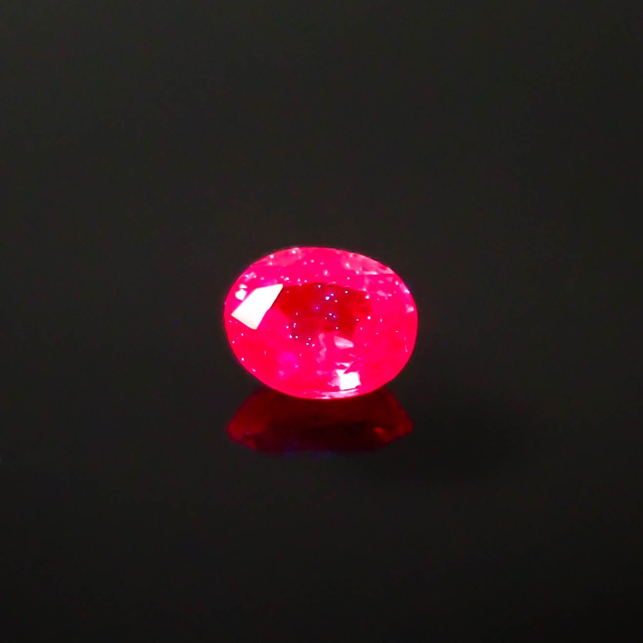 ルビー ビルマ/モザンビーク産 0.10ct [250630509]3x2.5mm前後
