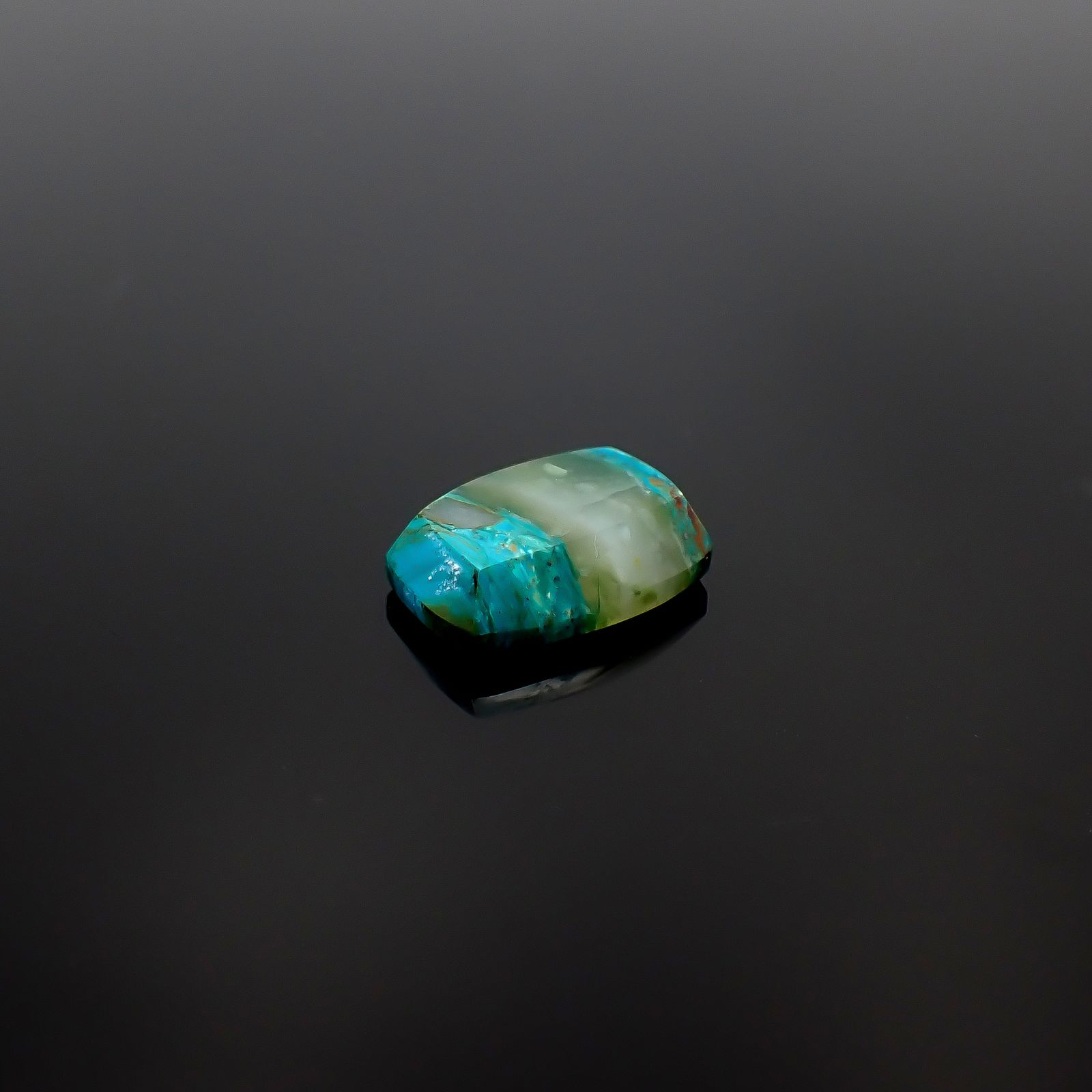 ブルーオパール ペルー産 5.36ct [250730723]13.9x9.6mm前後