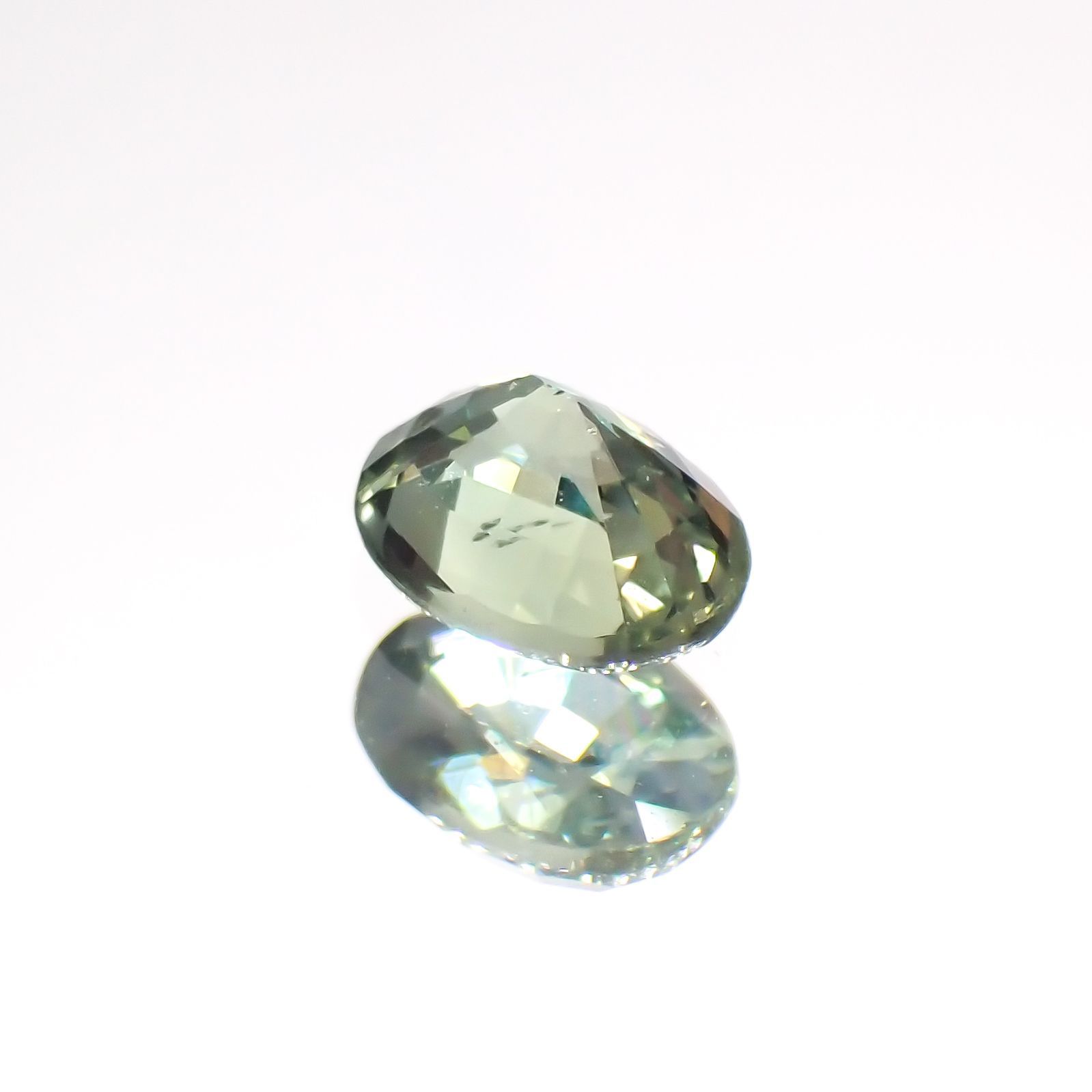 グリーンクリソベリル(宝石名クリソベリル)スリランカ/マダガスカル産 0.29ct 識別済[220114472]4.3x3.4mm前後