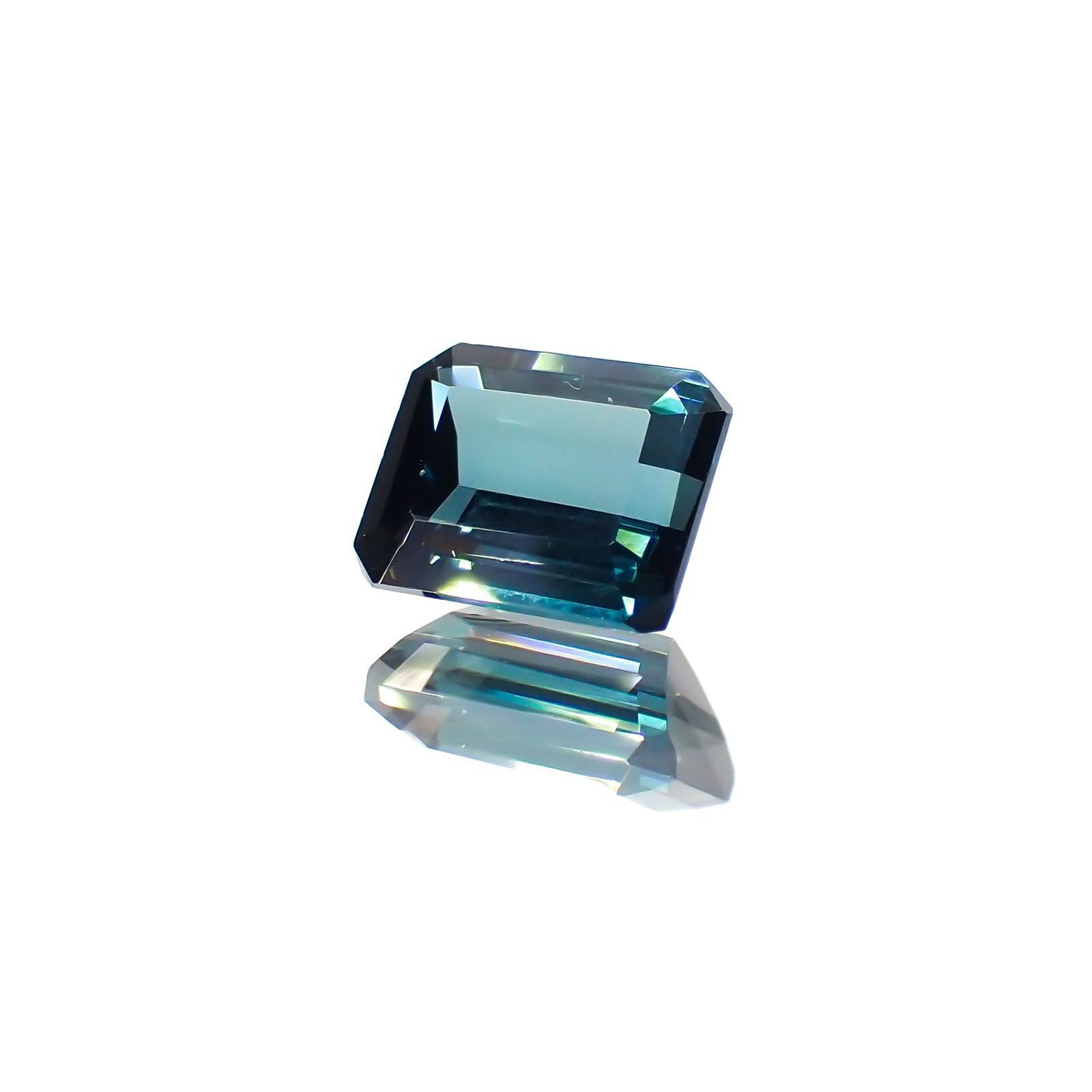 ブルートルマリン(宝石名ブルー・トルマリン) ナイジェリア/ブラジル産 ソ付(彩珠) 1.283ct / 7x5.7mm前後 [211013591]