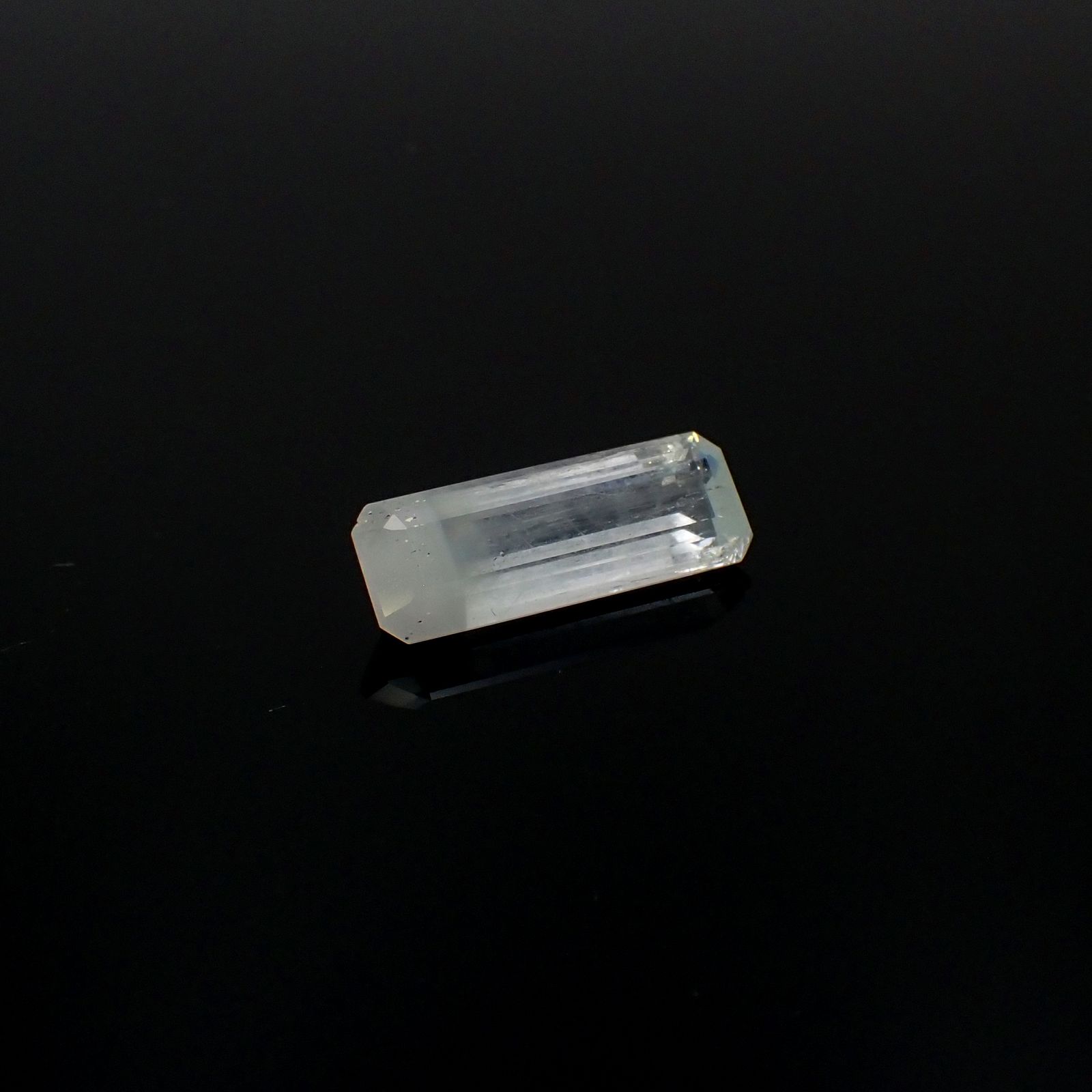 バイカラーベリル（アクアマリンモルガナイト） ブラジル産 7.23ct[231023650]20.9x7.5mm前後