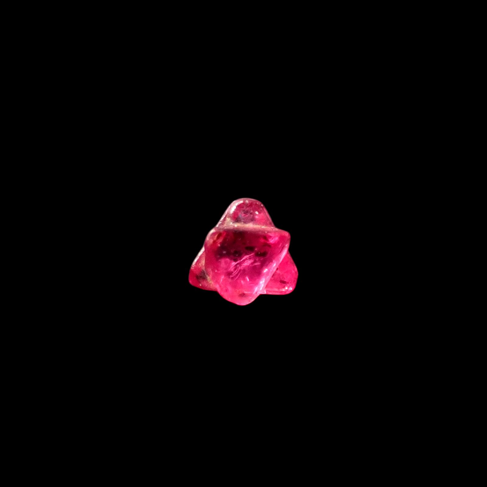 ツインクリスタルスピネル(スピネル式双晶) 原石 ビルマ産 0.045ct[240628427]2.1x2.1mm前後