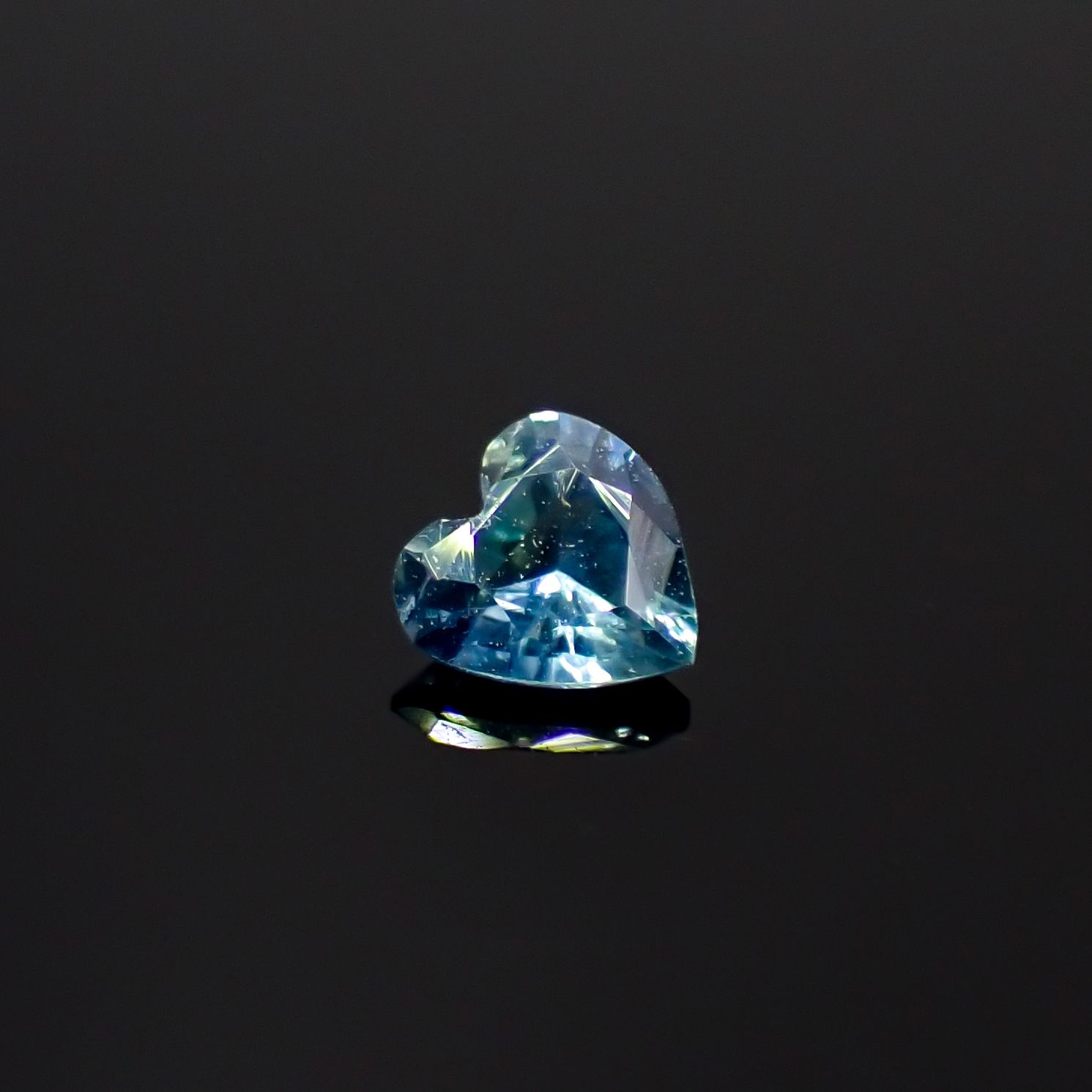 サファイア スリランカ/マダガスカル産 0.25ct[240929069]4.1x4.1mm前後