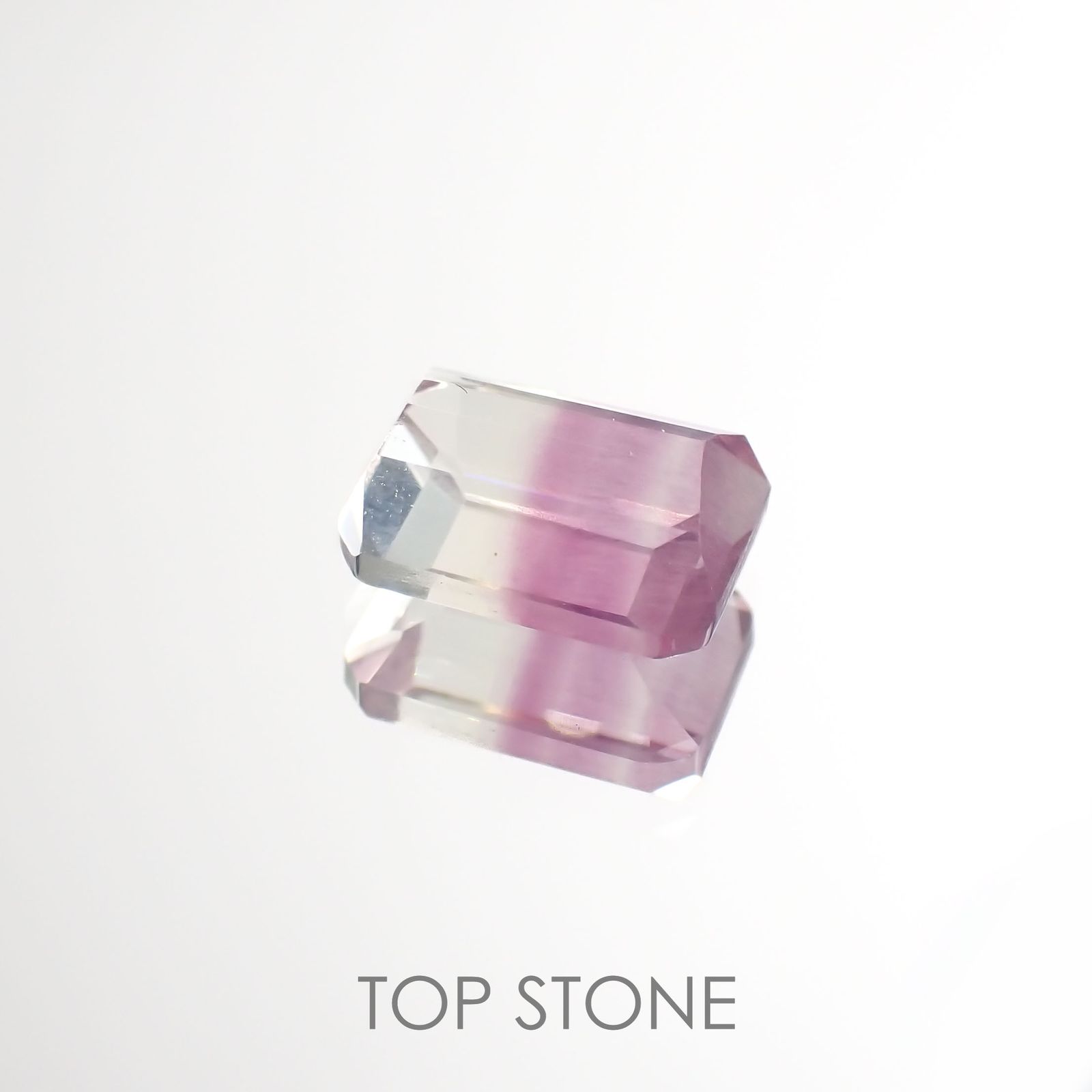バイカラーフローライト 中国産 1.95ct[220917987]8x5.9mm前後