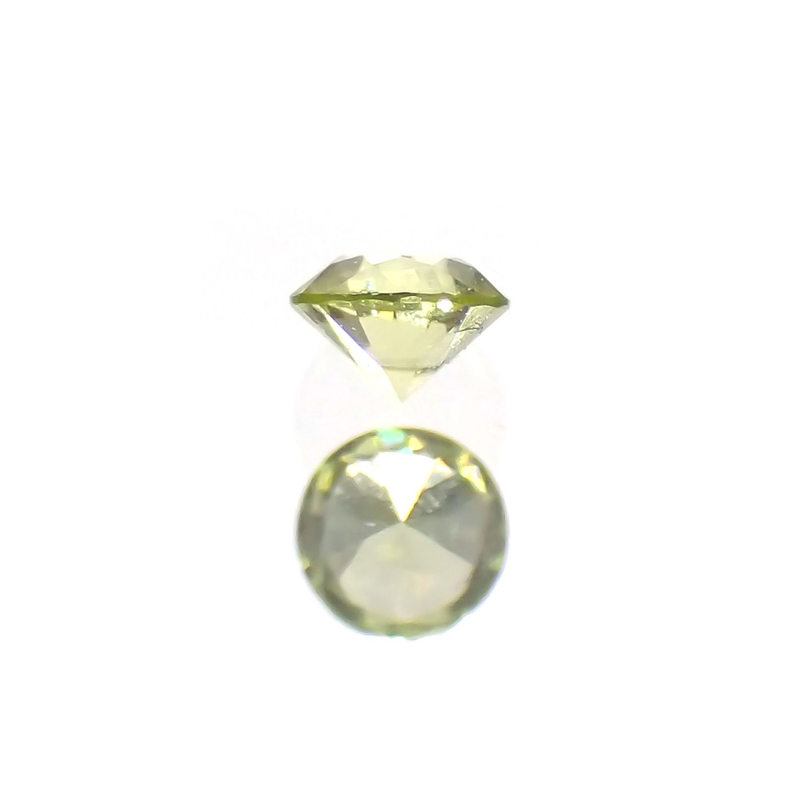 パラサイティックペリドット(宝石名ペリドット)採取地：ロシア 0.065ct 識別済[220616237]2.5x2.5mm前後