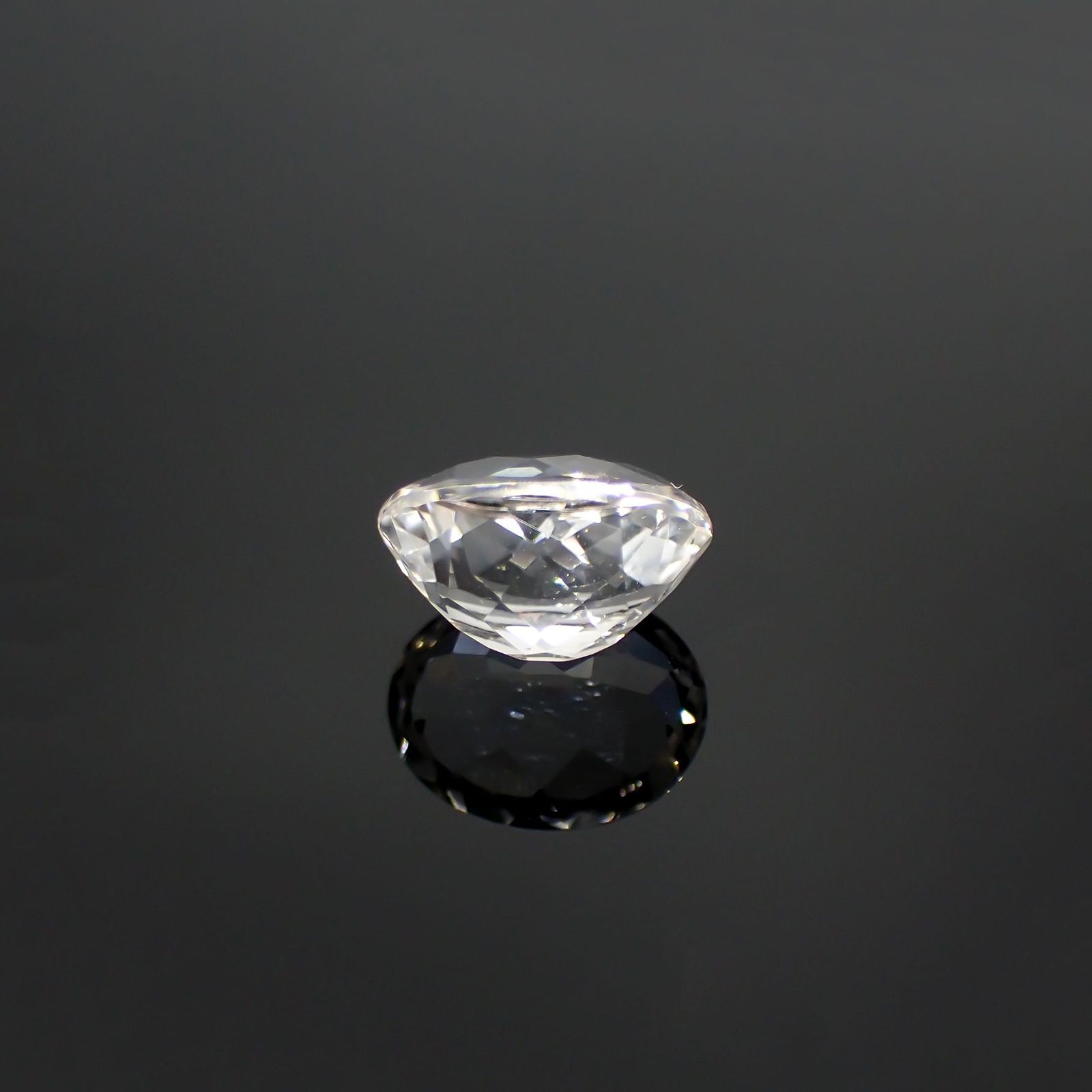 カラーレススポジュミン(宝石名ホワイト・スポジュミン) ブラジル産 2.91ct 識別済[210812622]9.8×7.6mm前後